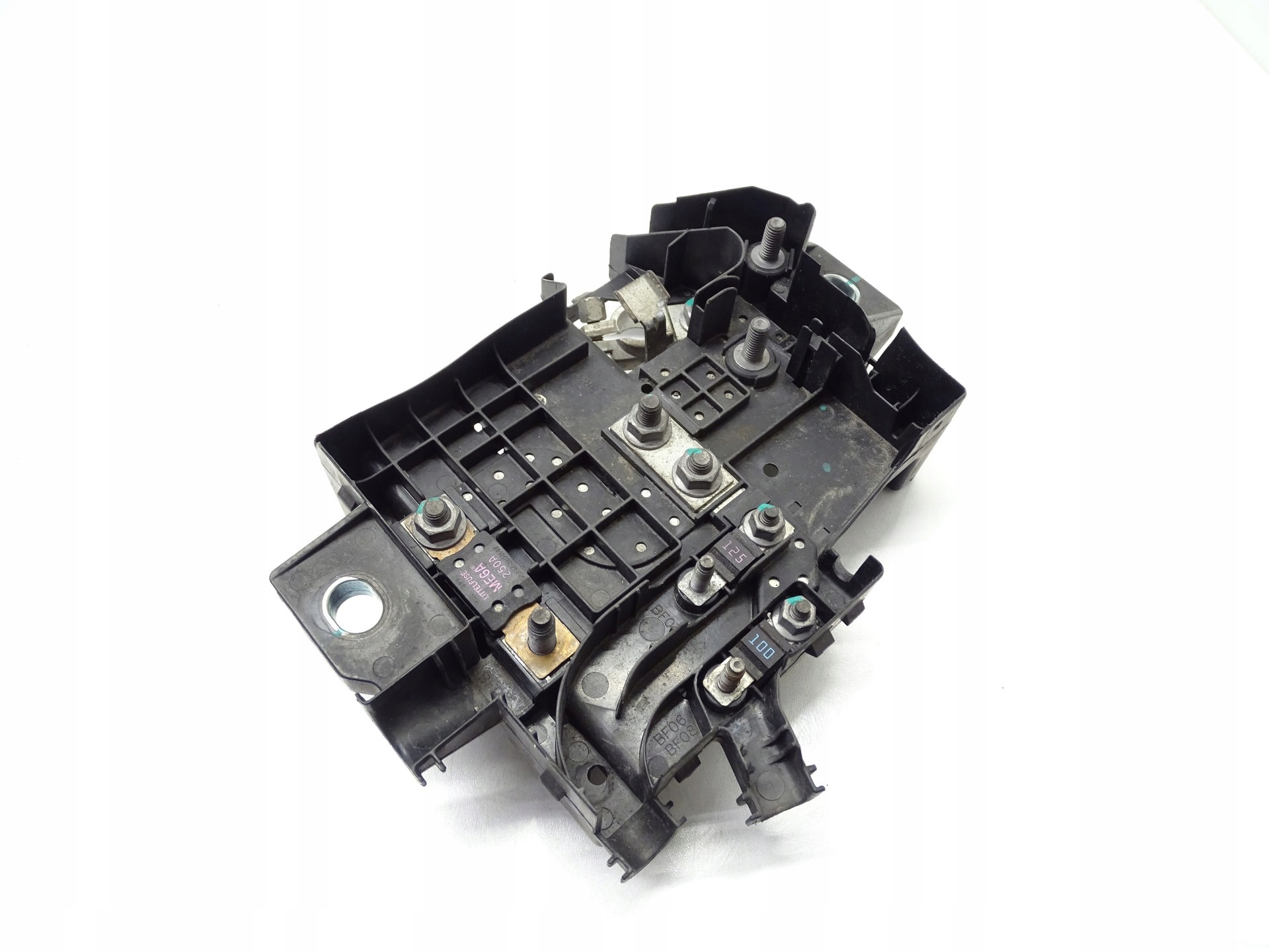 ROZDZIELACZ PRADU VOLVO XC40 32359306