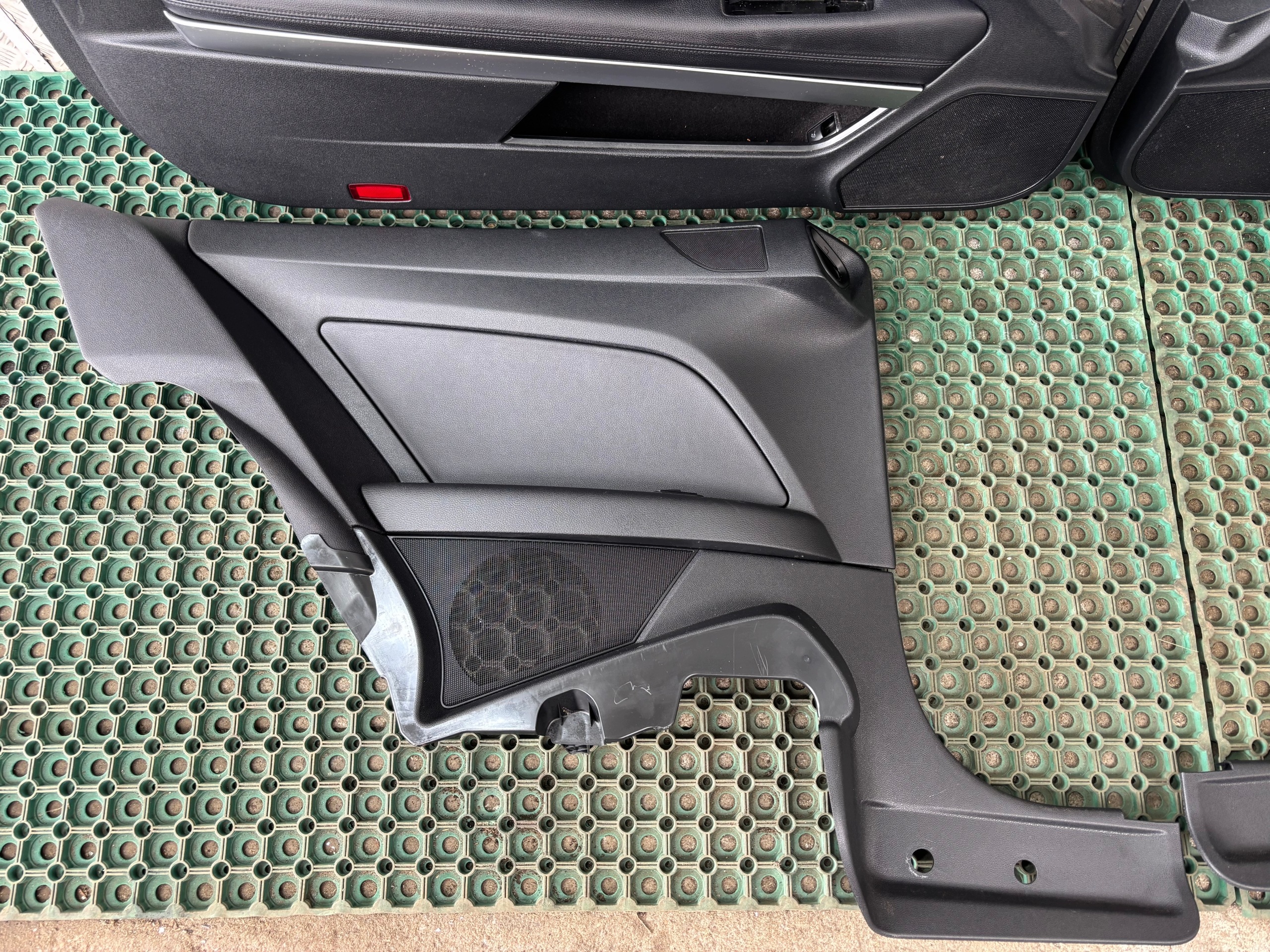 MERCEDES E-KLASA W207 COUPE seats front seat side upholstery leather