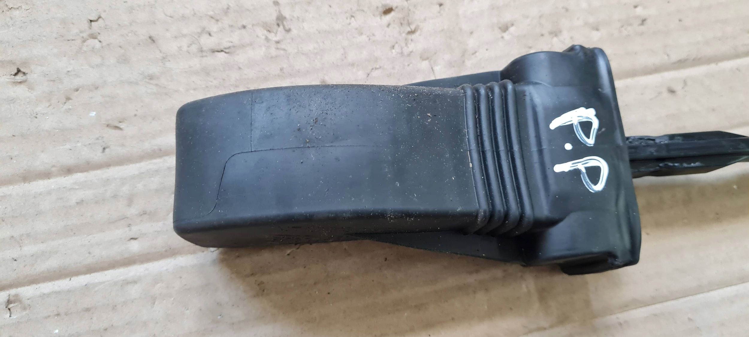 A4 B9 8W limiter door left right front 8W0837249