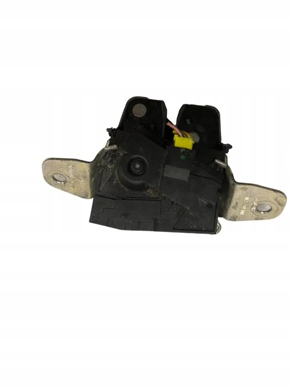 A2047400300 - MERCEDES W205 замок багажника 2047400300