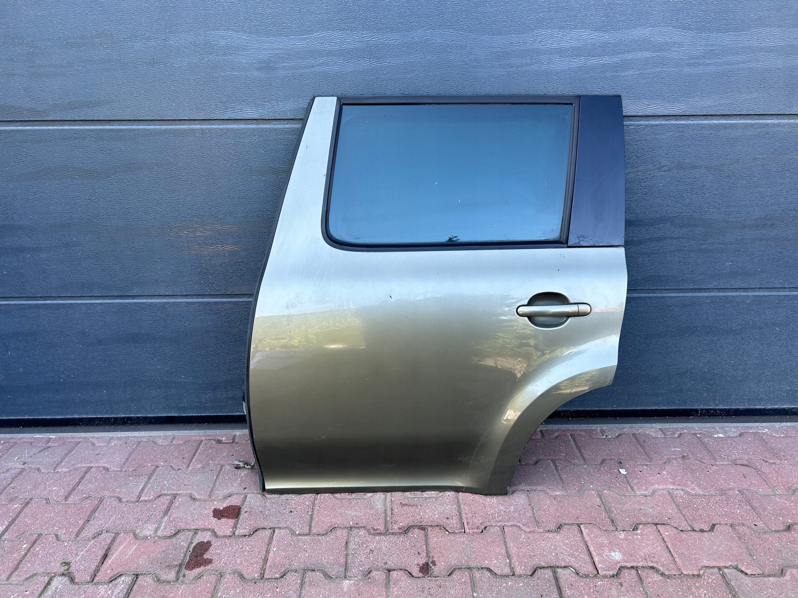 SKODA YETI дверь левая 5L0