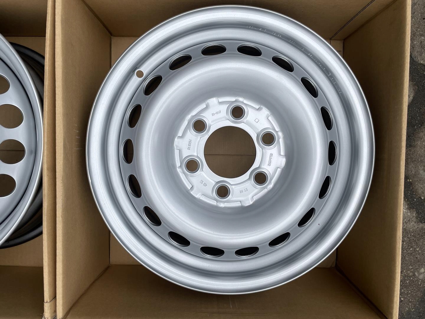 Felgi stalowe 16cali Mercedes Sprinter Vw Crafter Model KBA 44552