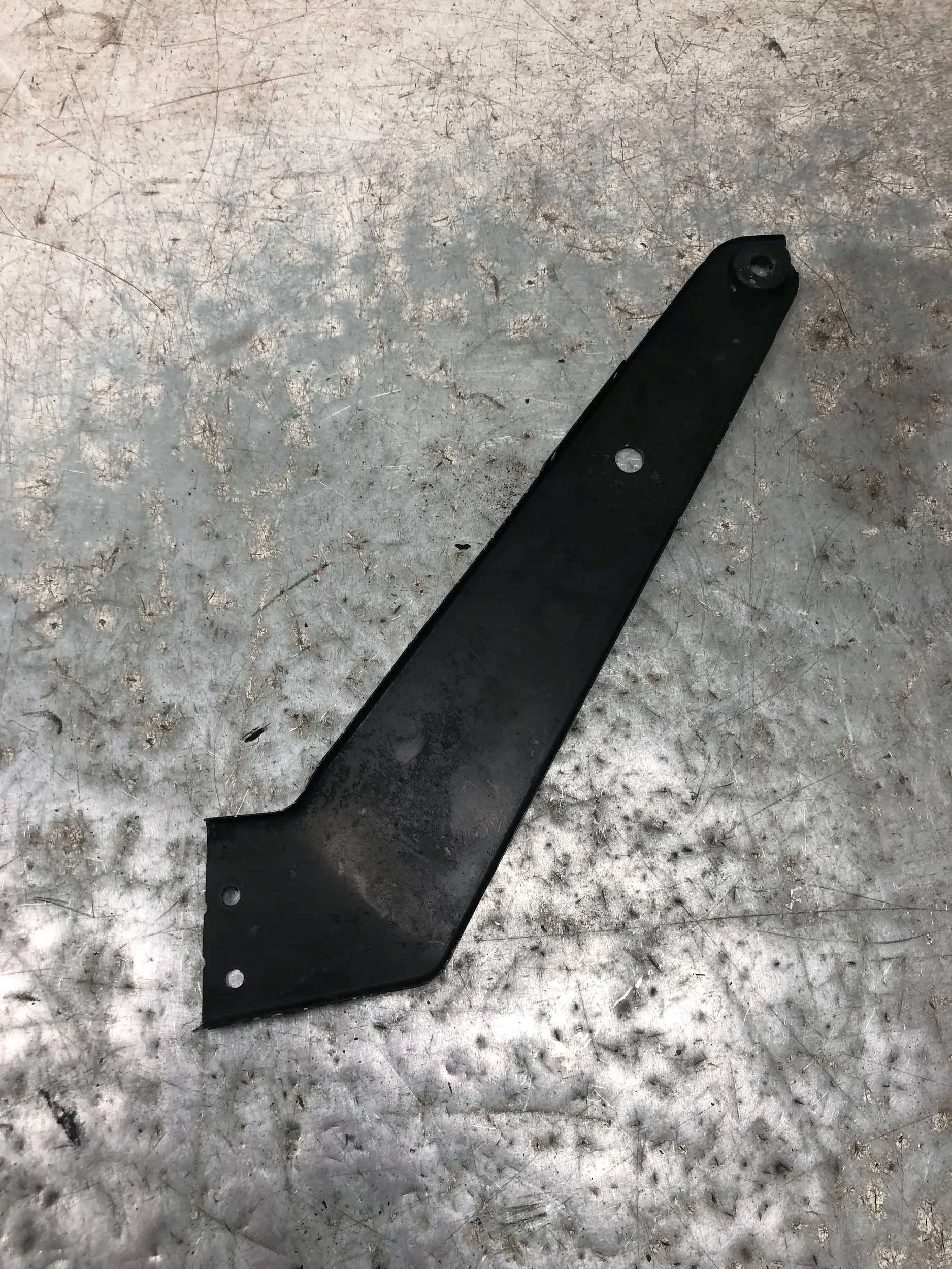 console holder supports right front VW PASSAT B8 sedan 3G0605932
