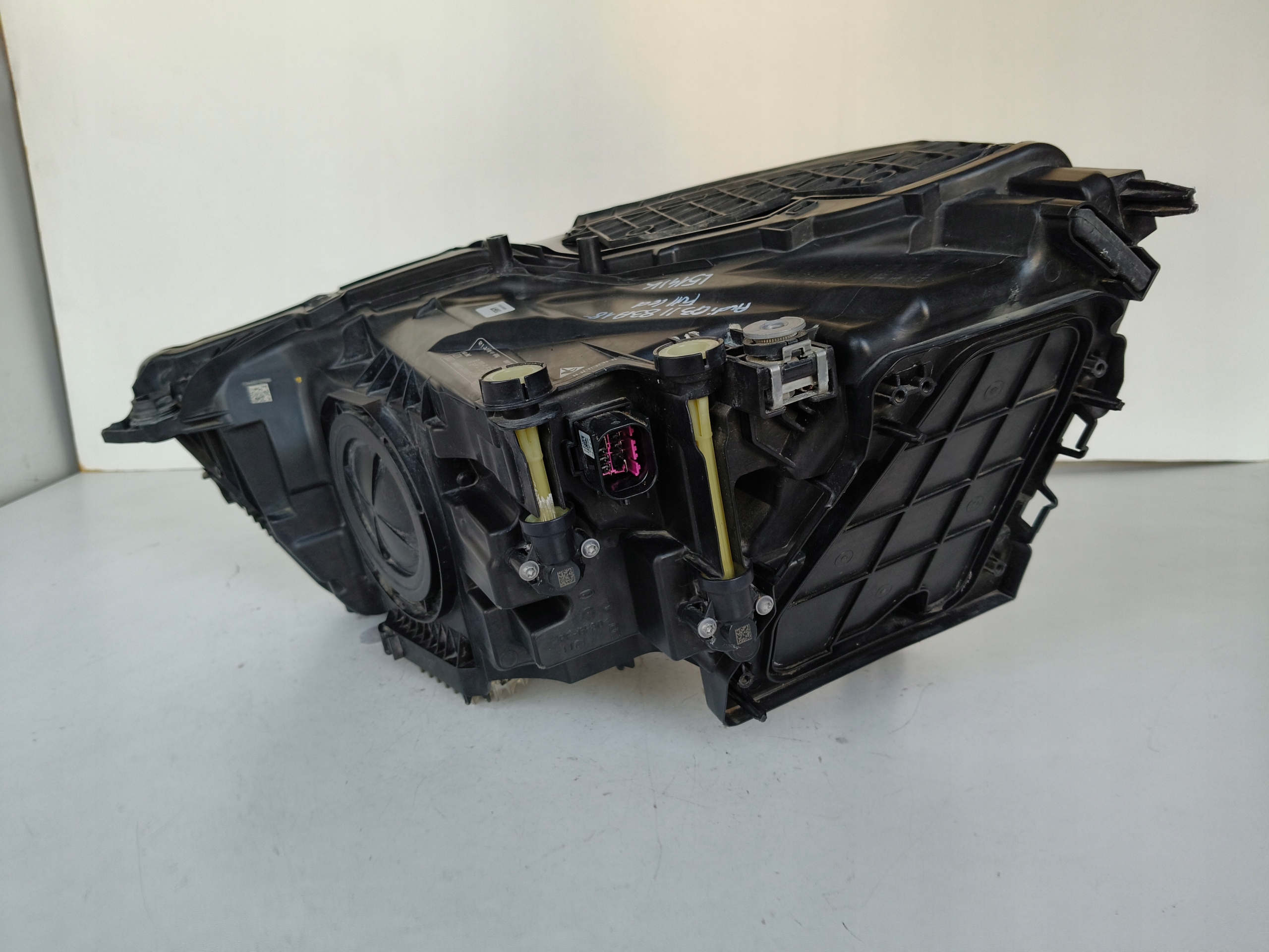 light right REFLEKTOR AUDI Q3 II 83A 18- FULL LED