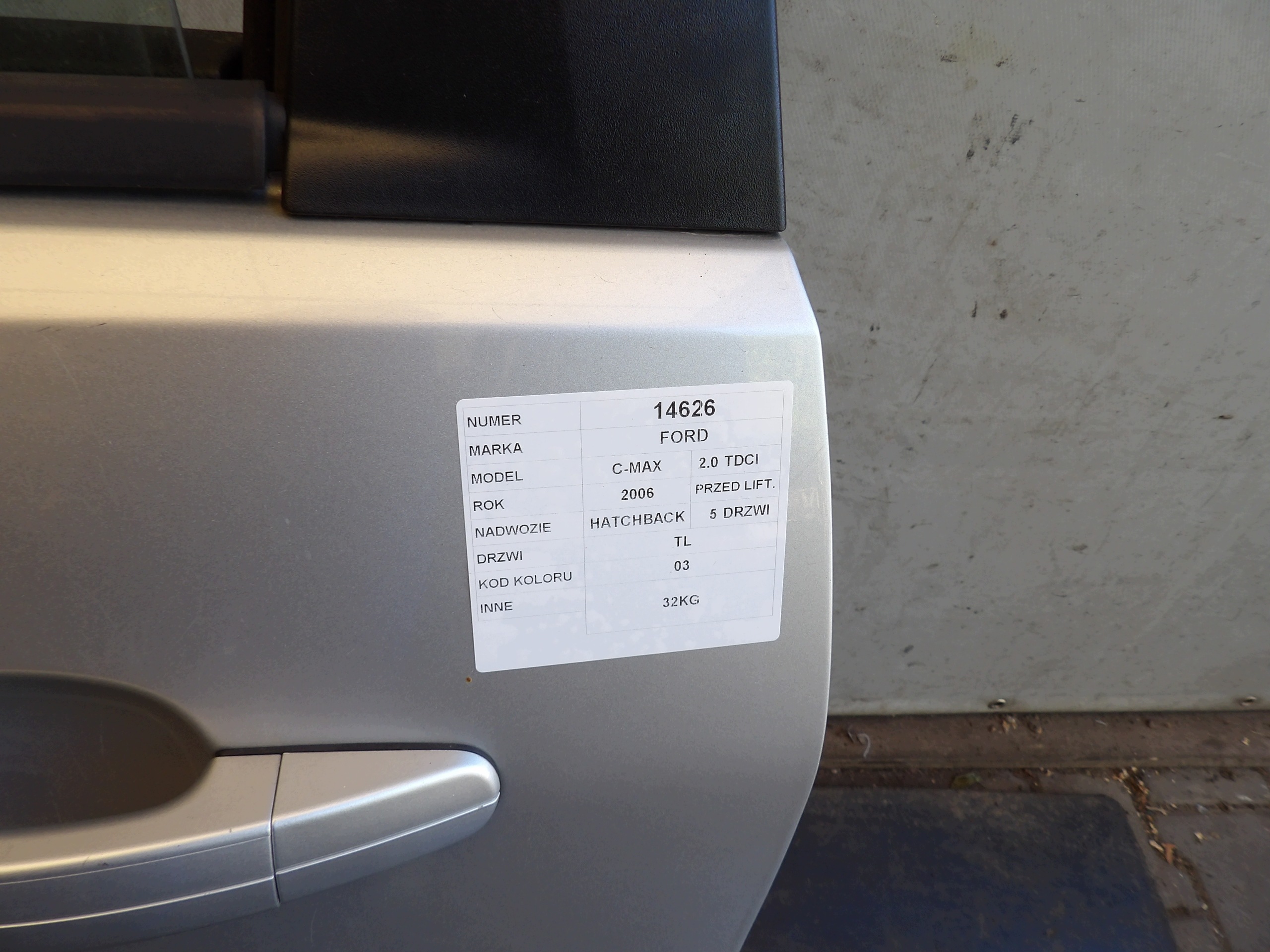 Ford C-max and 2,0 TDCI door rear. left 03