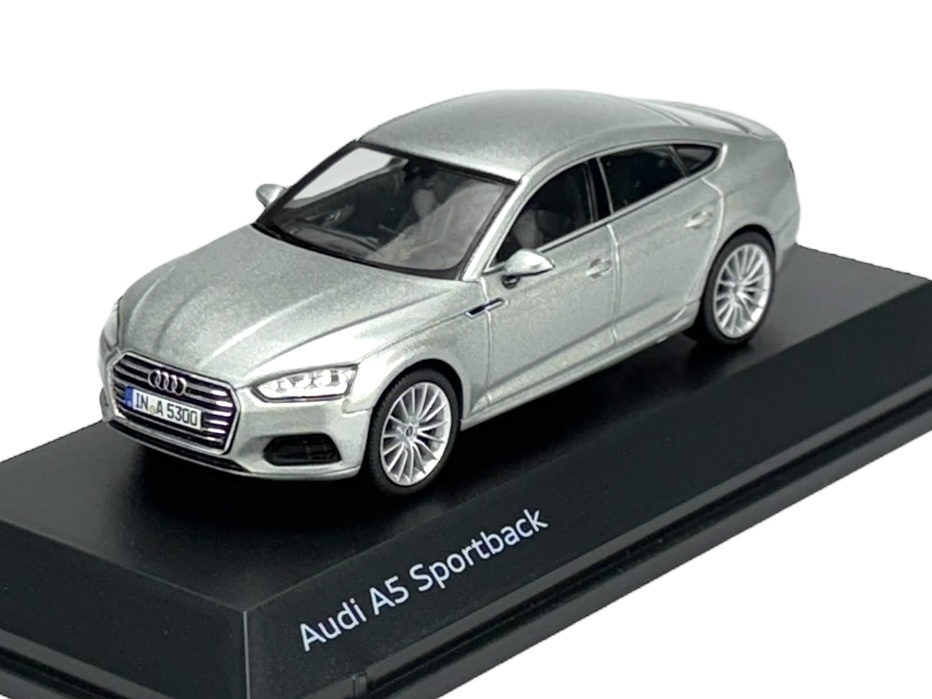 MODEL DEALERSKI AUDI A5 SPORTBACK SREBRNY 1:43 NOWY METAL MODEL GABLOTKA