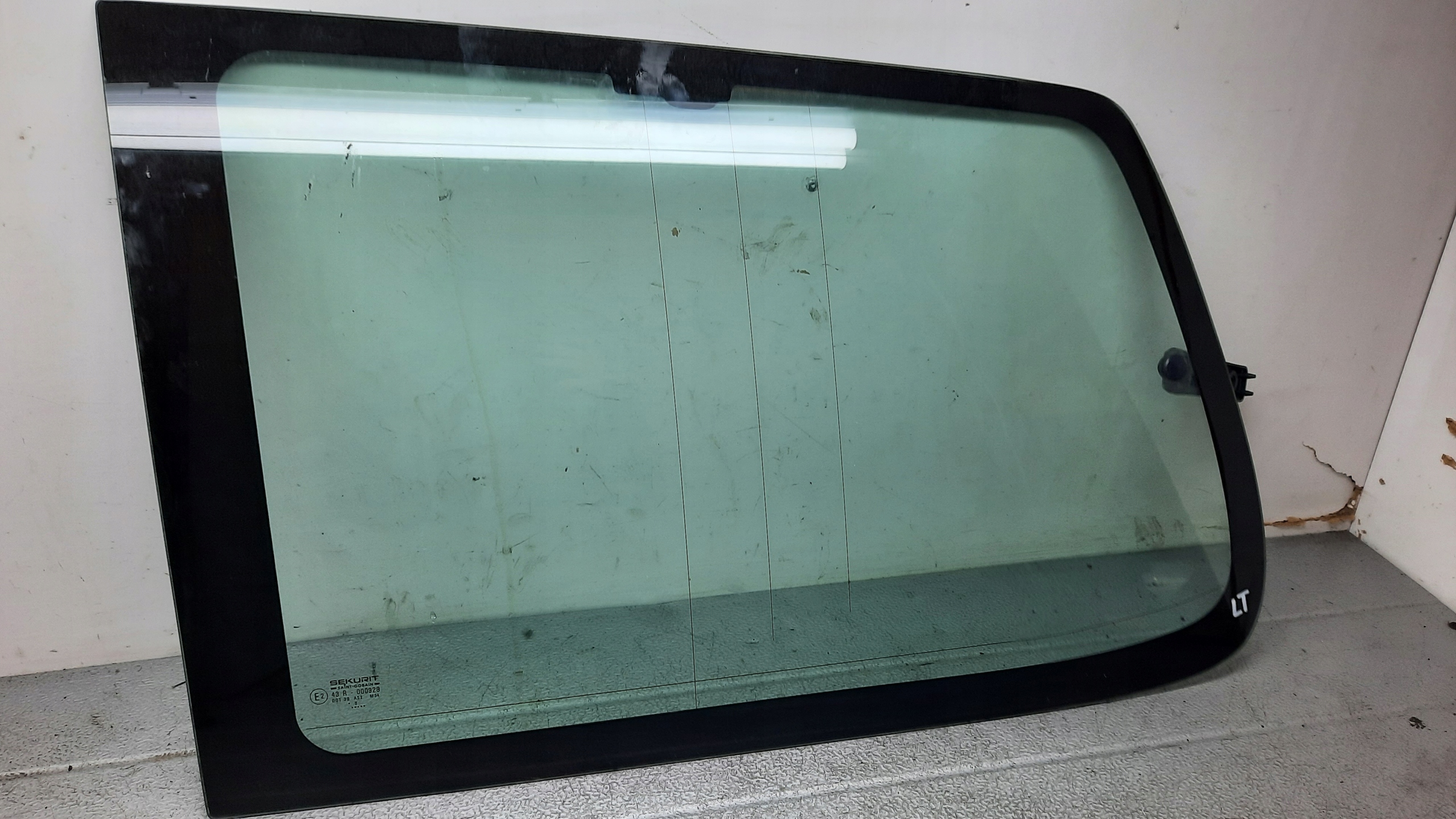 SZYBA KAROSERYJNA LEWA PEUGEOT 807 02R