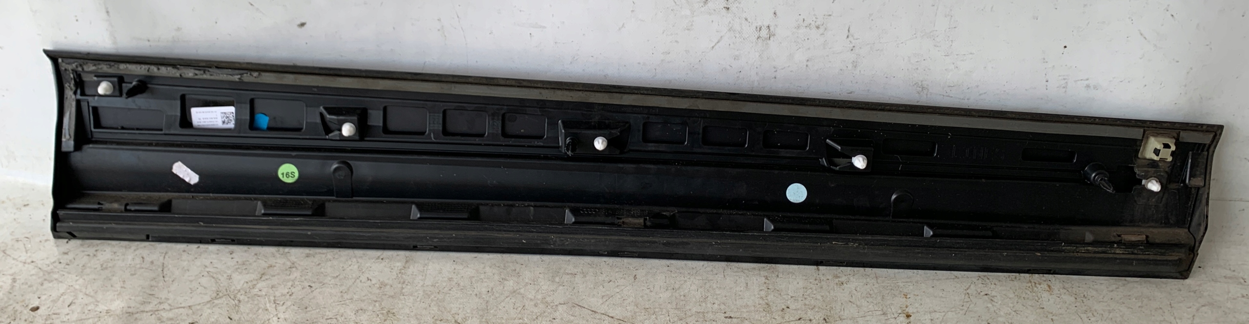 moulding door left front AUDI Q2 S-LINE 81A853959B