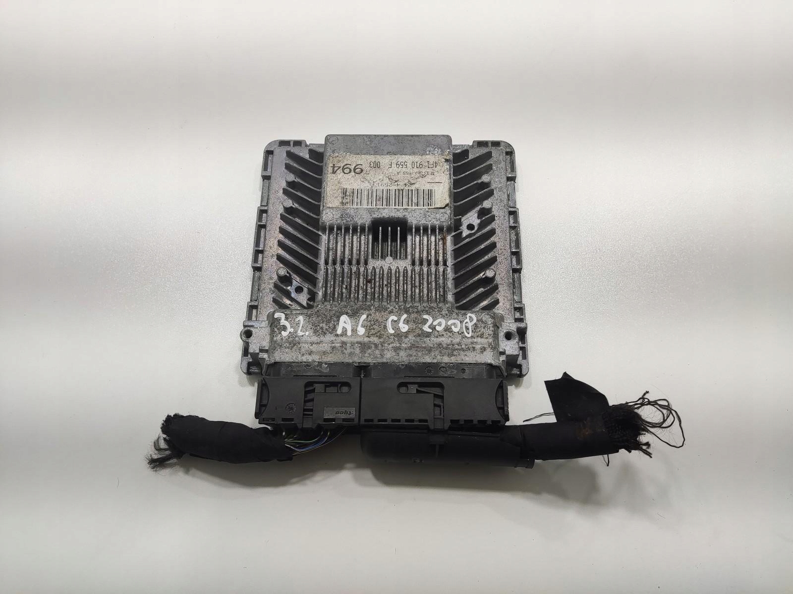 control unit computer of the engine AUDI A6 C6 3.2 FSI 2004-2008 4F1907559A