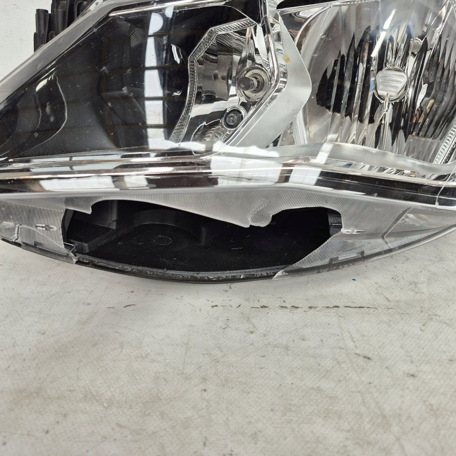 SEAT IBIZA IV 4 LIFT 12-17 PUSZKA light front front left