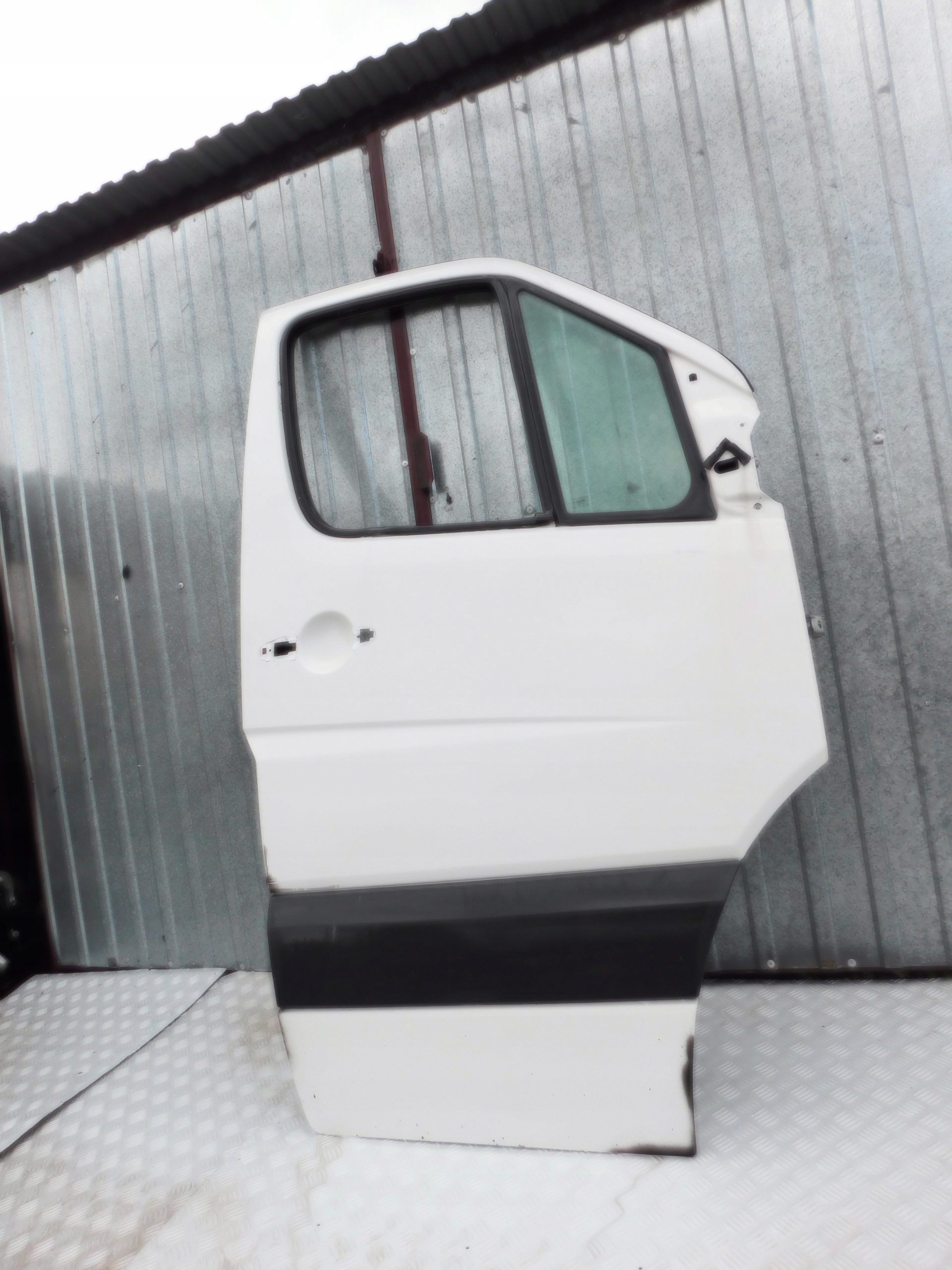 Sprinter 906 VW Crafter dveře pravé předek spolujezdce biale bez KOROZJI OEM