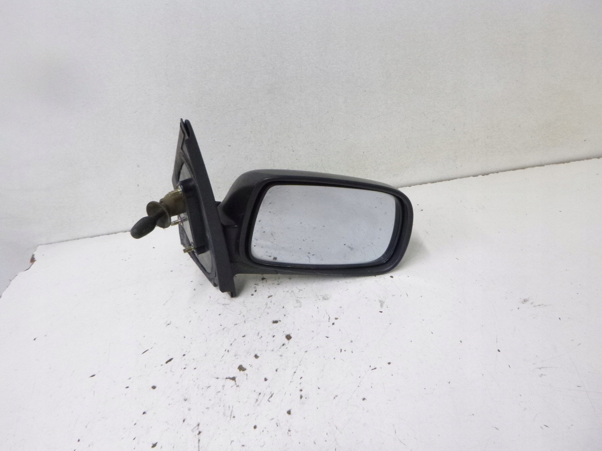 mirror right Toyota Yaris 3d 2000r. manually