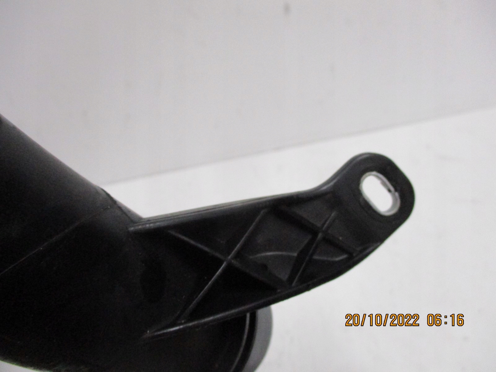 pipe LAND ROVER GJ32-6C782-AA
