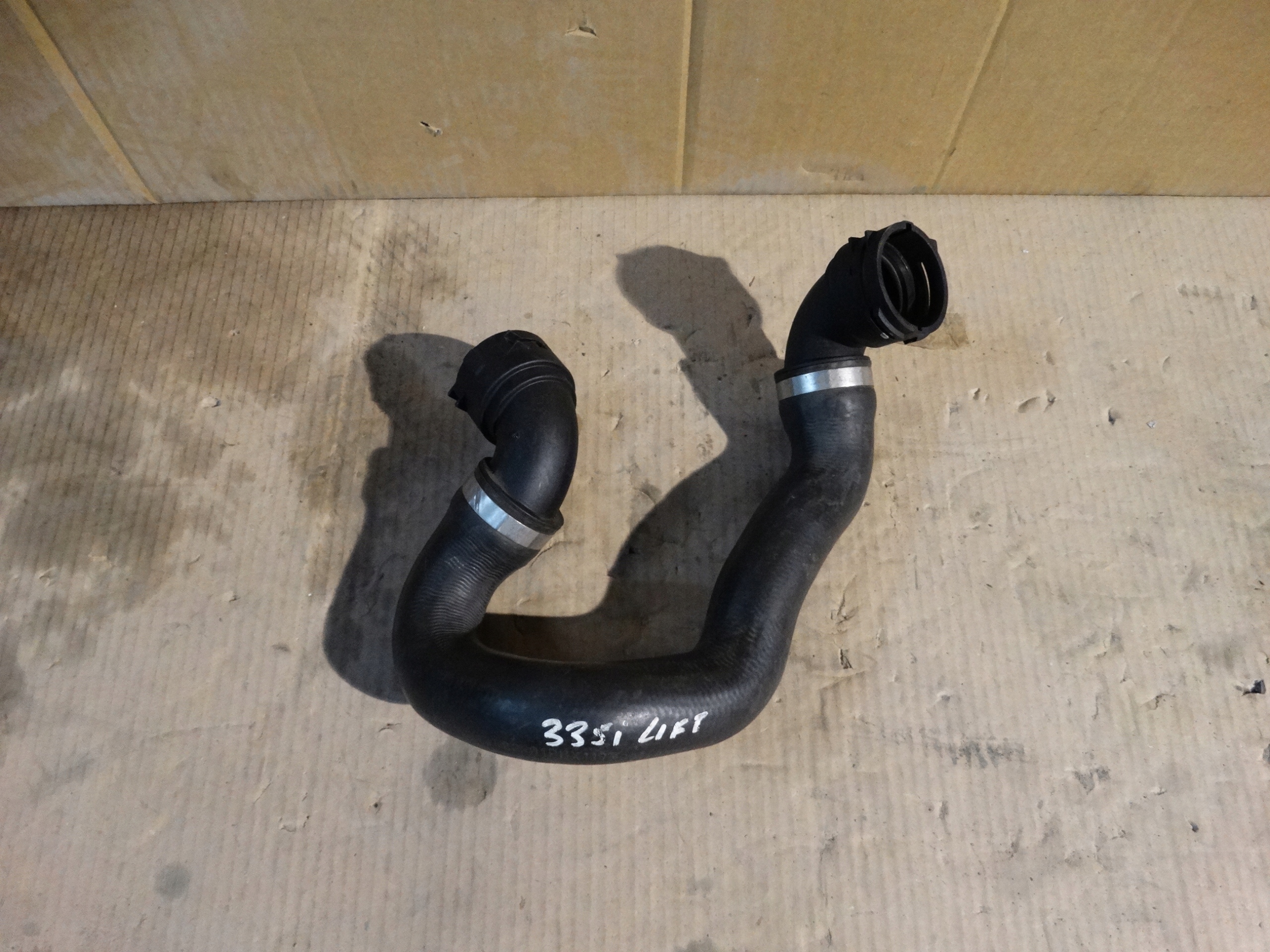 IDEALNY vedení vody BMW E82 E89 E90 E92 3.5i 1