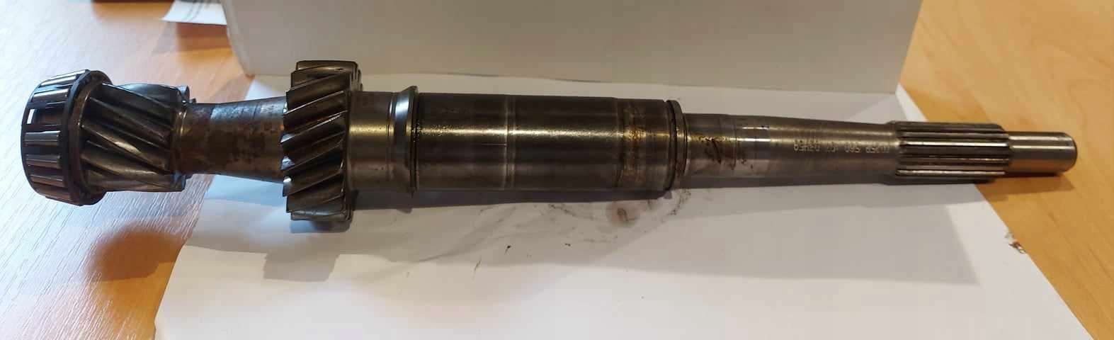Wałek sprzęgłowy 7025R 560 197 03H59