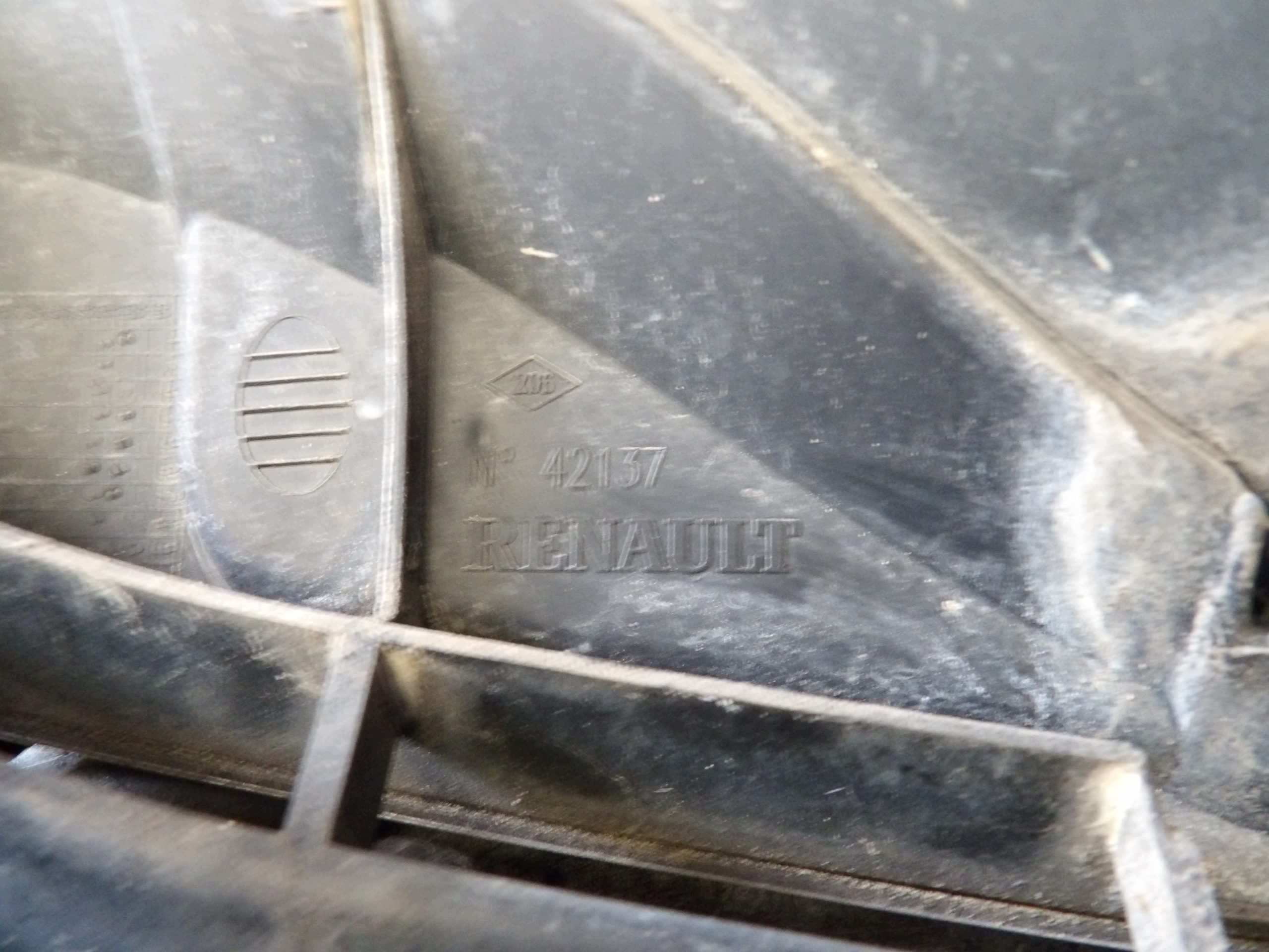 Renault Laguna II grille