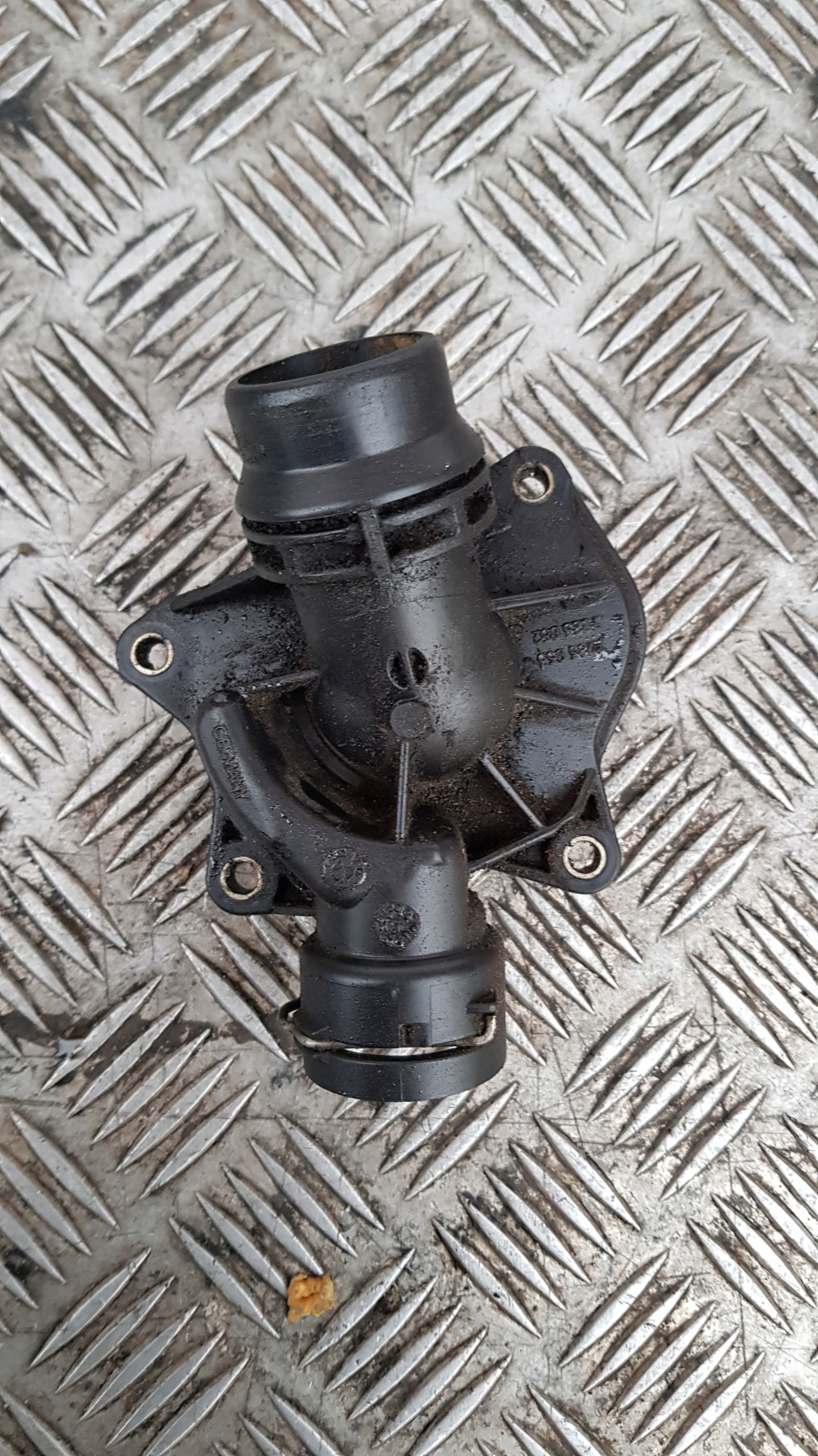 BMW E61 E60 csomag TERMOSTATU 4A0837020 2.0D