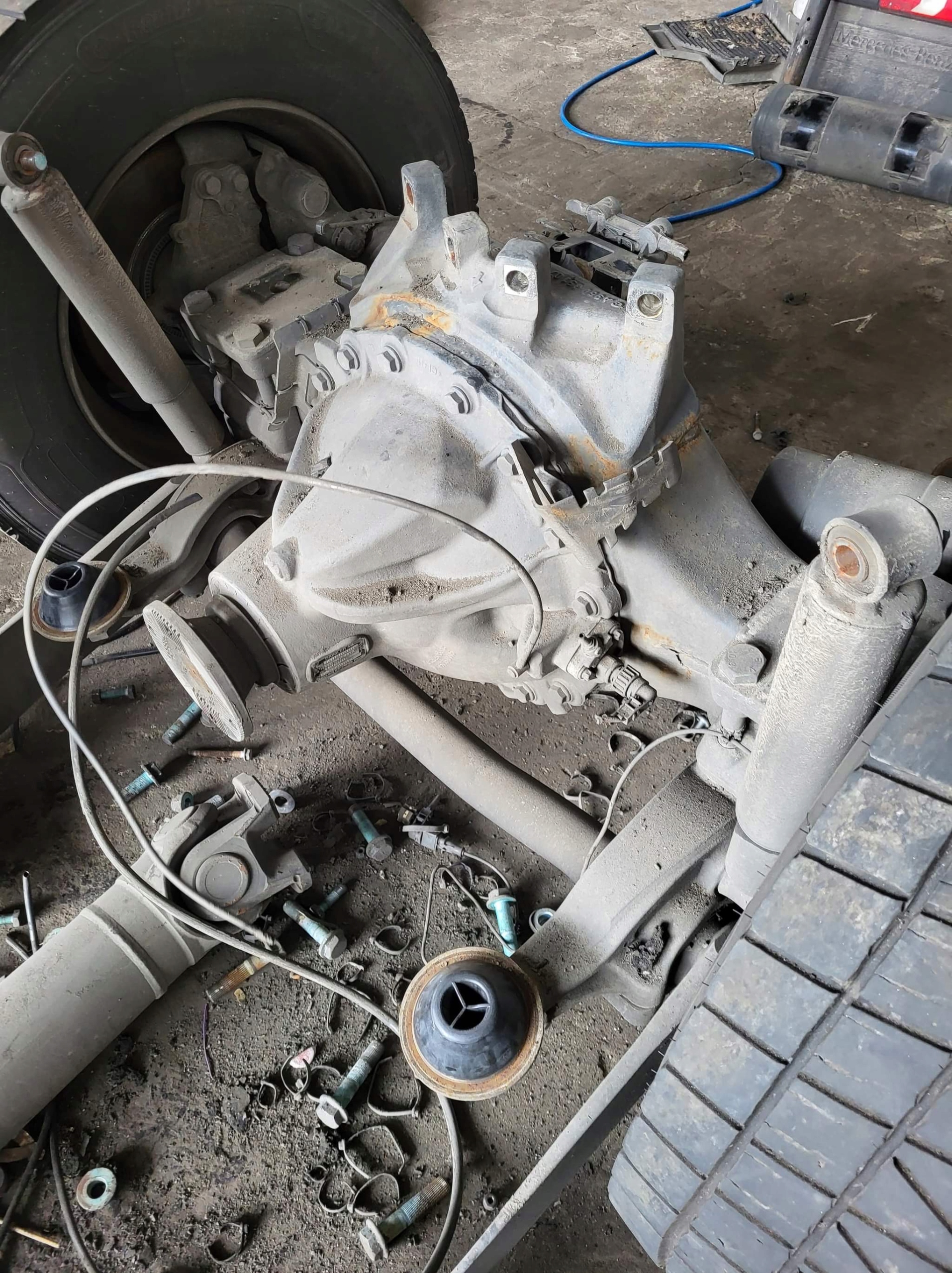 Mercedes Actros MP4 мост R440-13 2,533