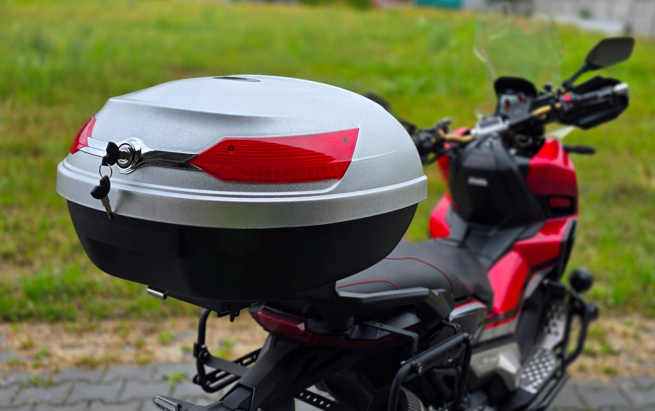 Středový Motocyklový Kufr Deska 51L Lyon 2xKASK Velký plastový