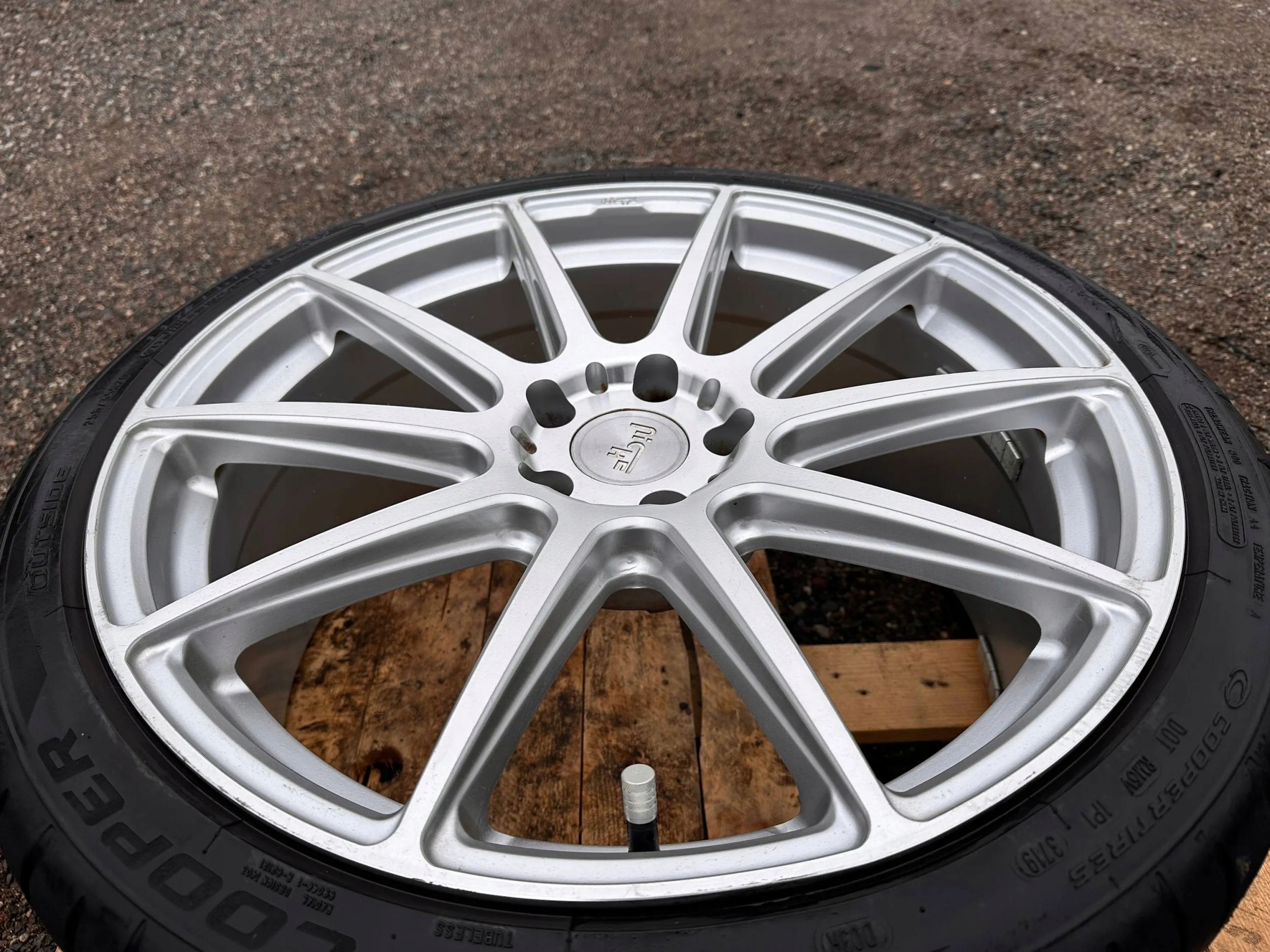 kolo disk disk NICHE Essen Gloss Silver 20" J9X20 Ford Mustang