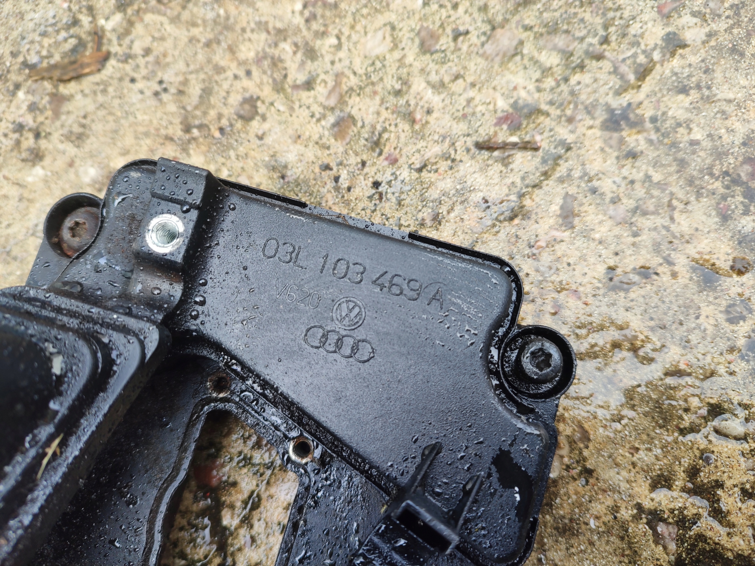 Abdeckung der Ventile 2.0 TDI VW AUDI SEAT 03L103469A