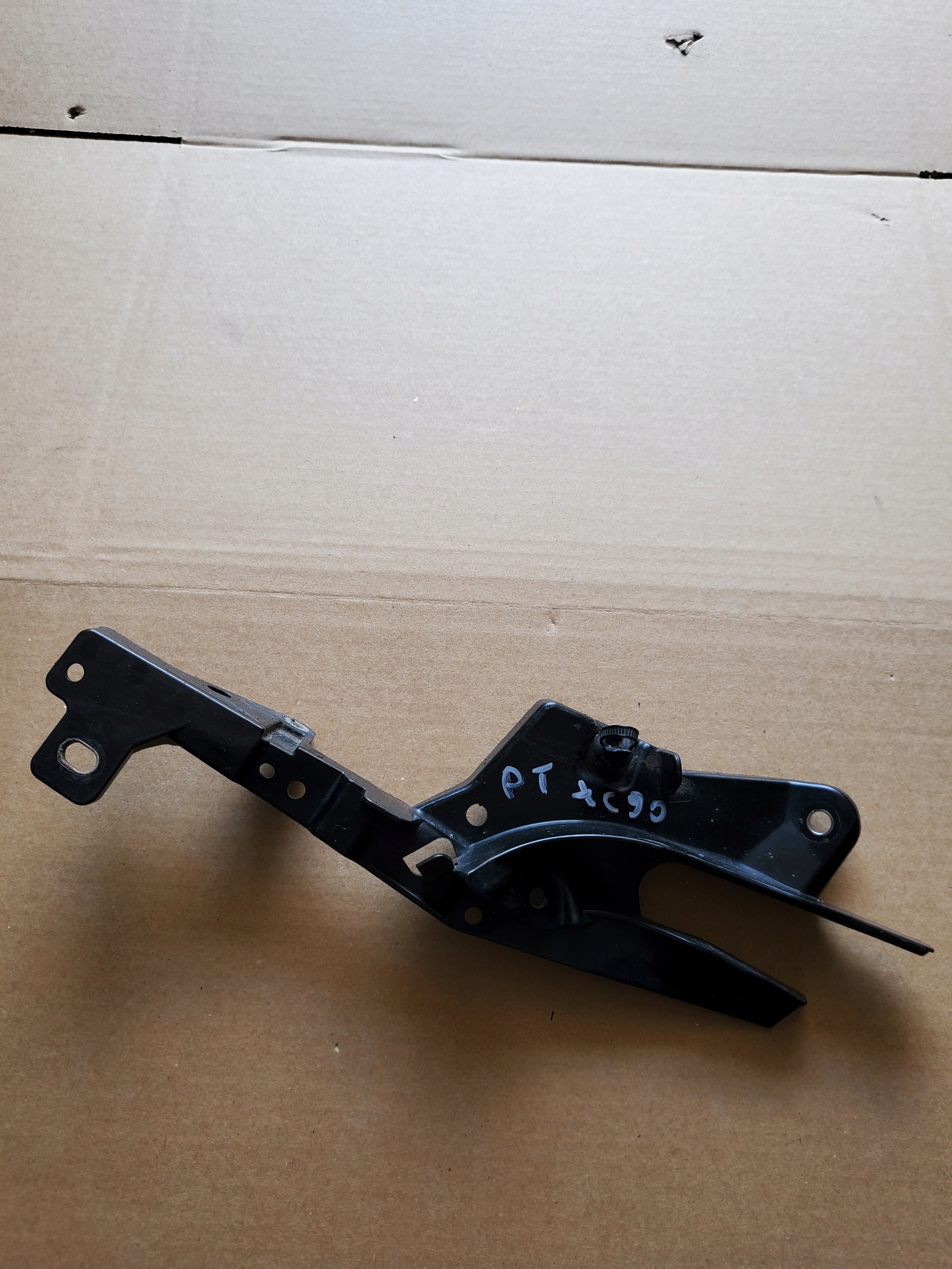 holder console bracket right rear part VOLVO XC90 II 2 OE