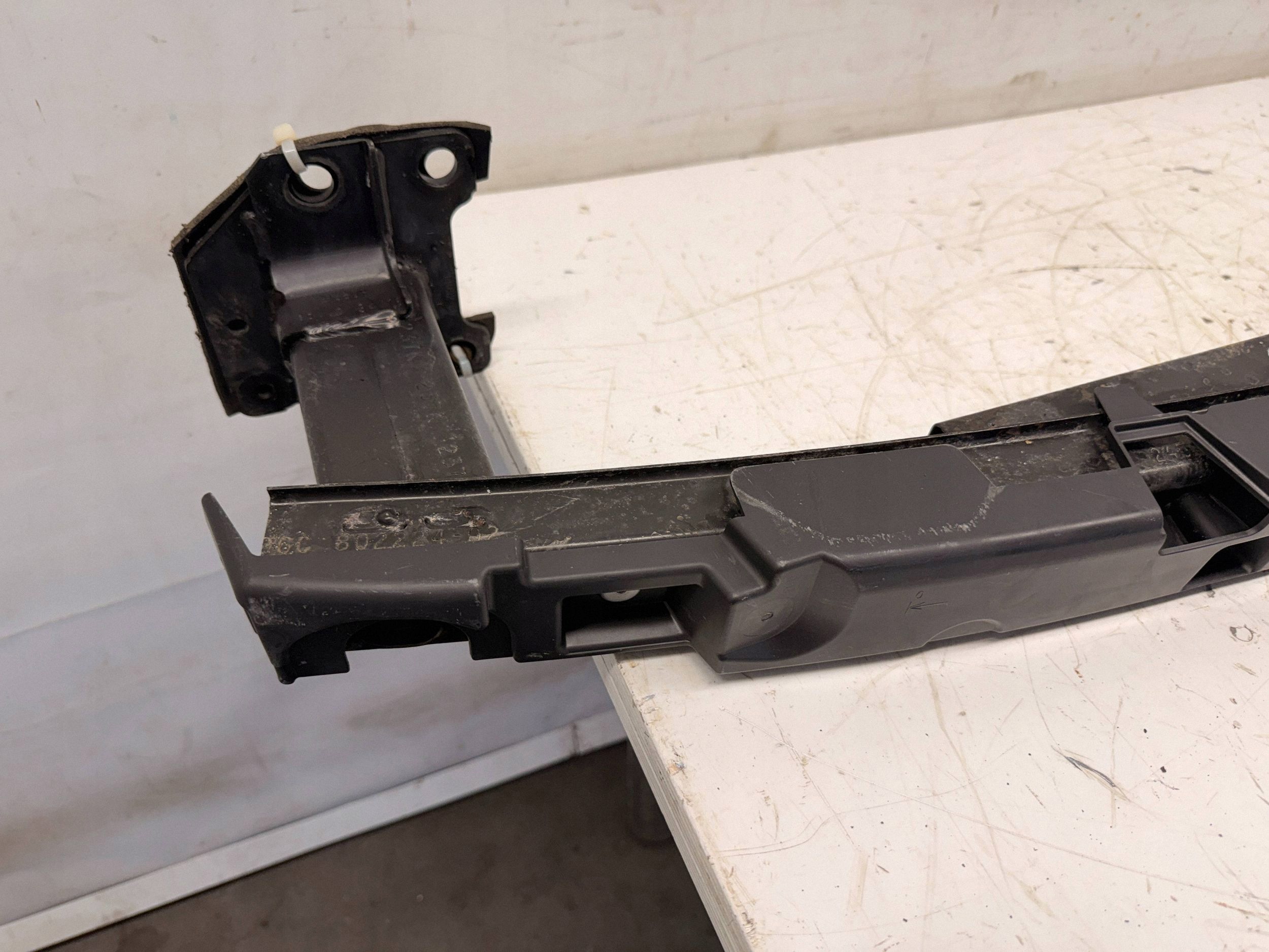 Renault Megane IV KOMBI bumper support rear part