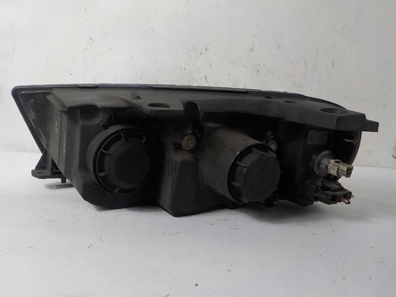 CHEVROLET CAPTIVA and LIFT light right front front UK