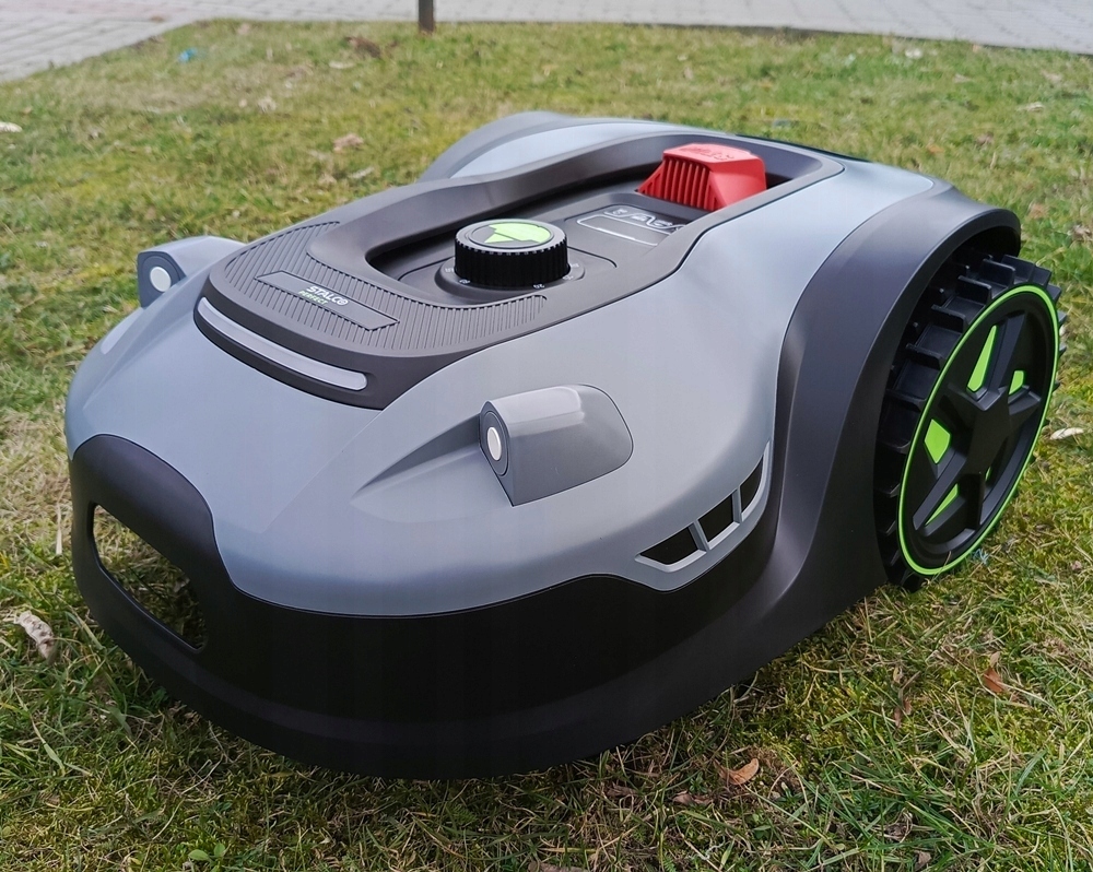 ROBOT KOSZĄCY KOSIARKA AUTOMATYCZNA 2000 m2 STALCO RM2000US SET Waga produktu z opakowaniem jednostkowym 10 kg