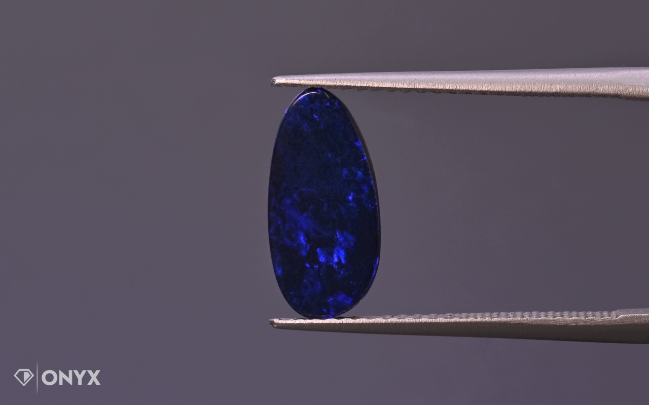 Australský opál, konvexní deska, nepravidelný dublet, 12,5 x 6 mm
