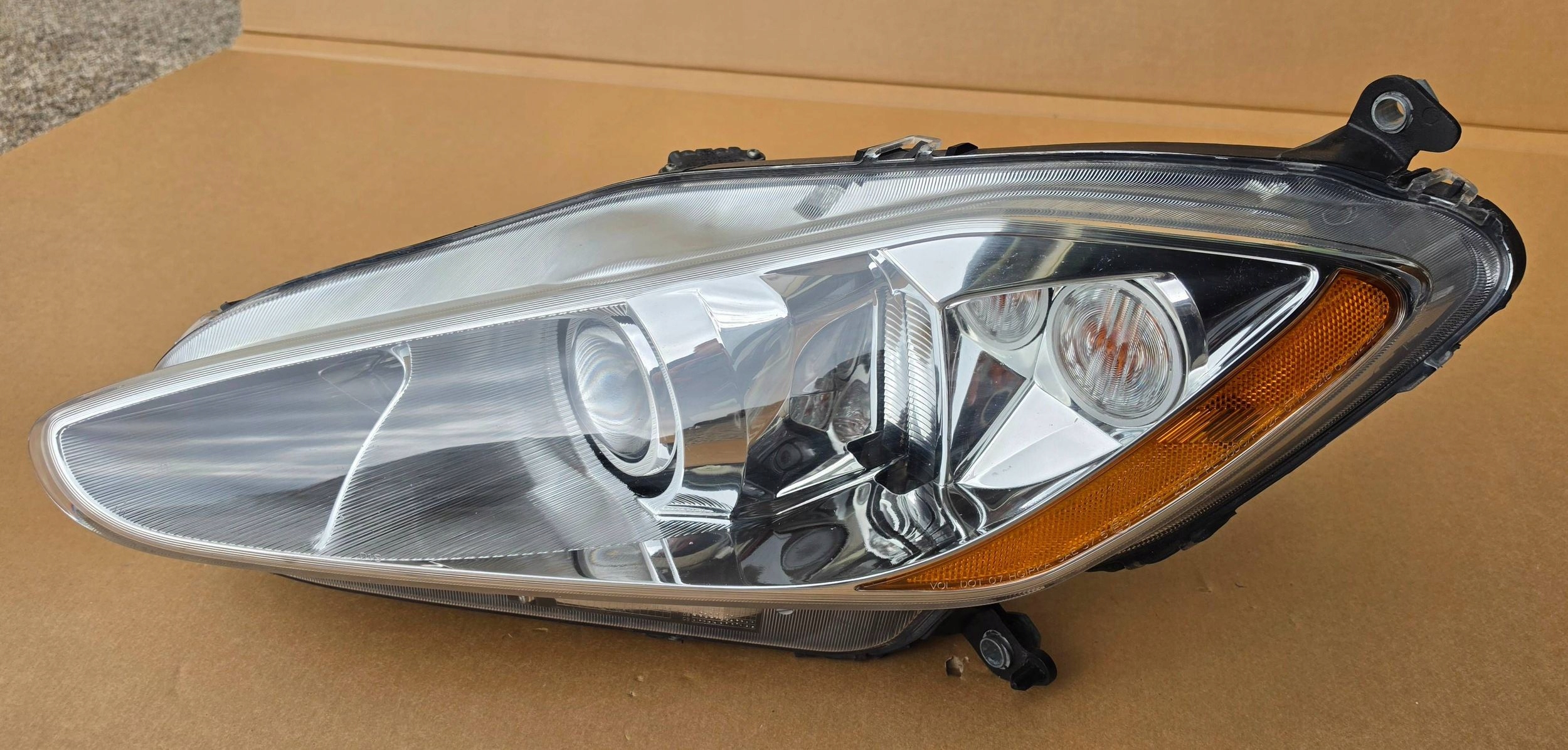 Maserati GranTurismo 210732 Reflektor light front left xenon