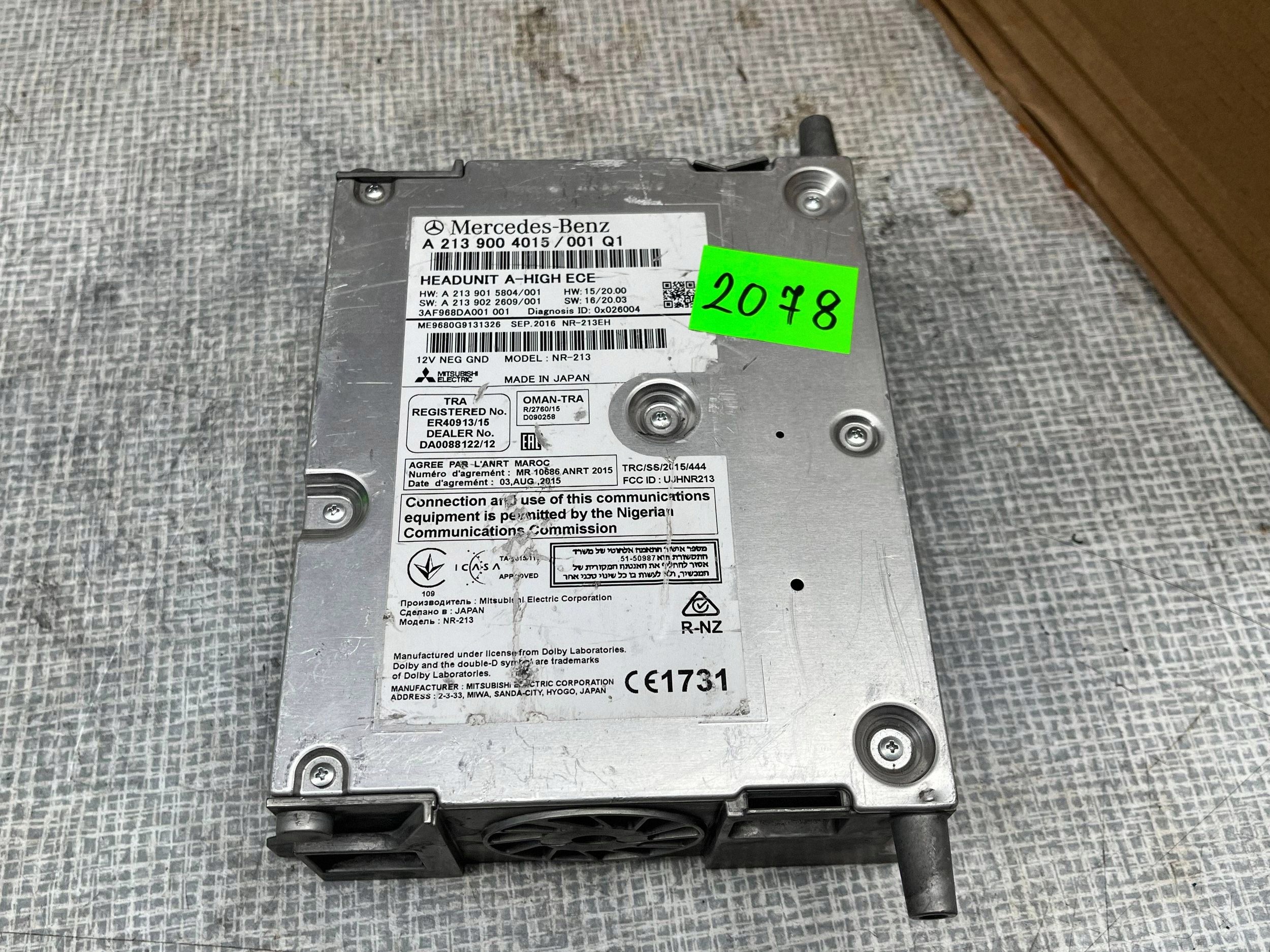 MERCEDES HEADUNIT RADIO NAVI + code 2139004015 A2139004015 @M