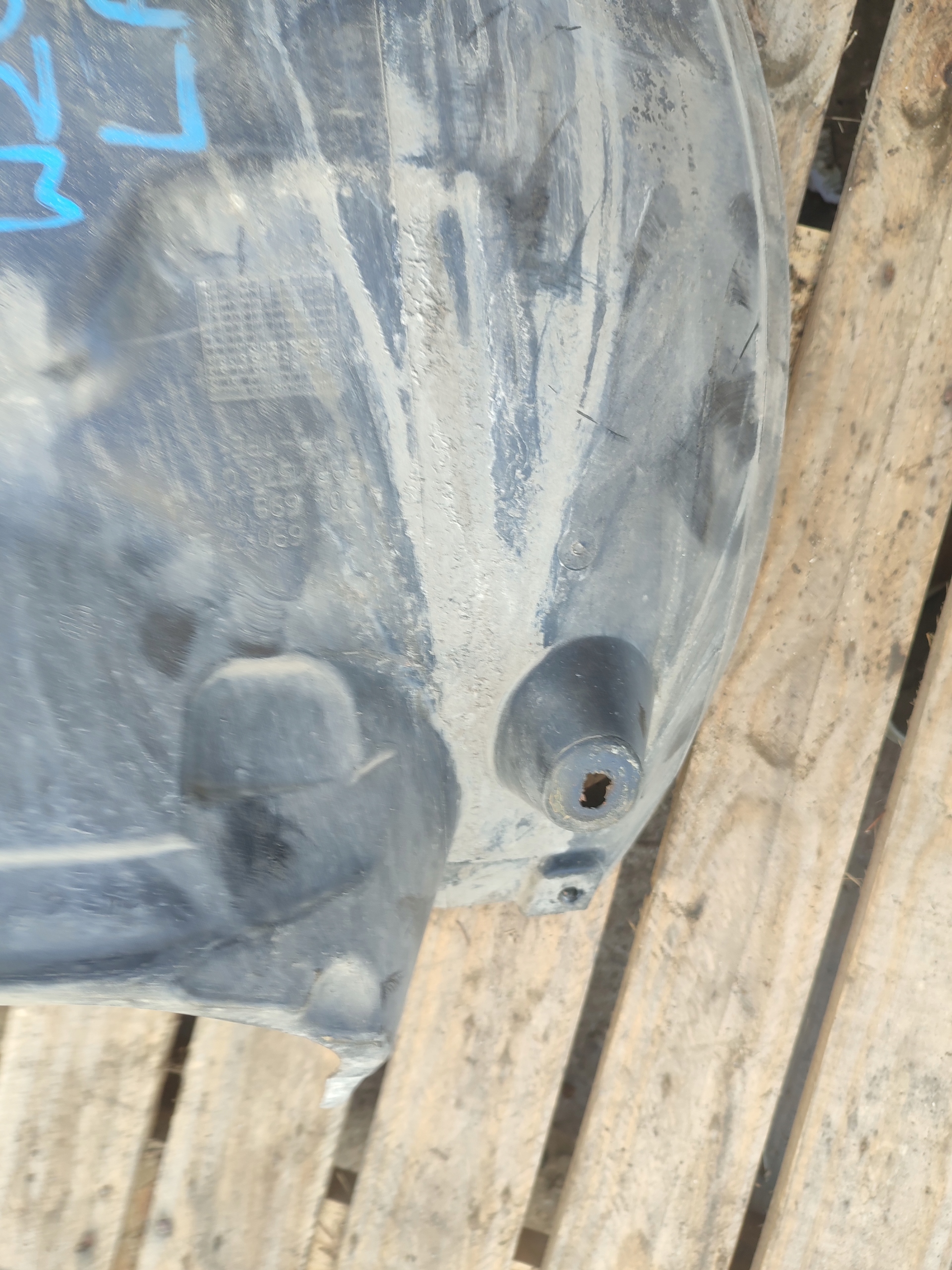 mudguard front front left MERCEDES W204 07- A2046981330 A2046981130