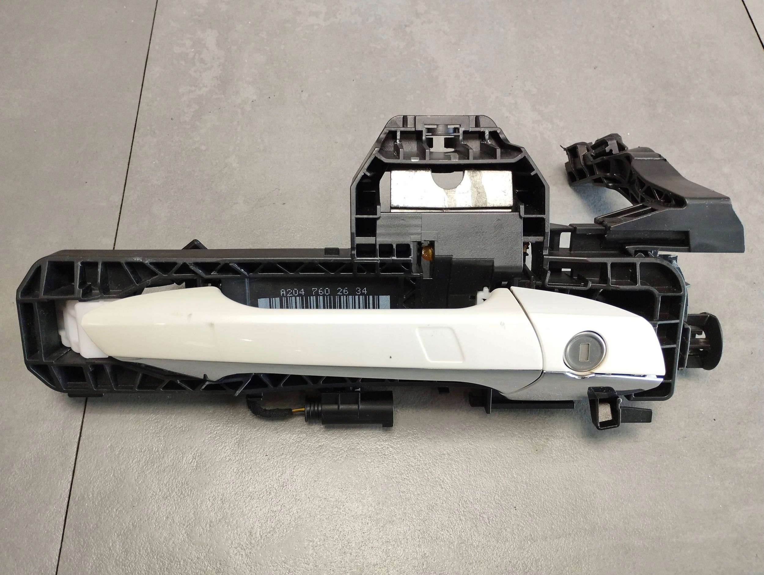 Mercedes-Benz GLE W166 handle right front UK 799 A2047602634