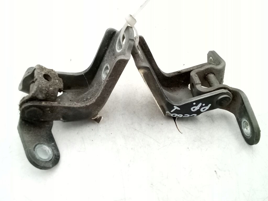 Kia Ceed and 1 hinge hinges door right front gora and dol