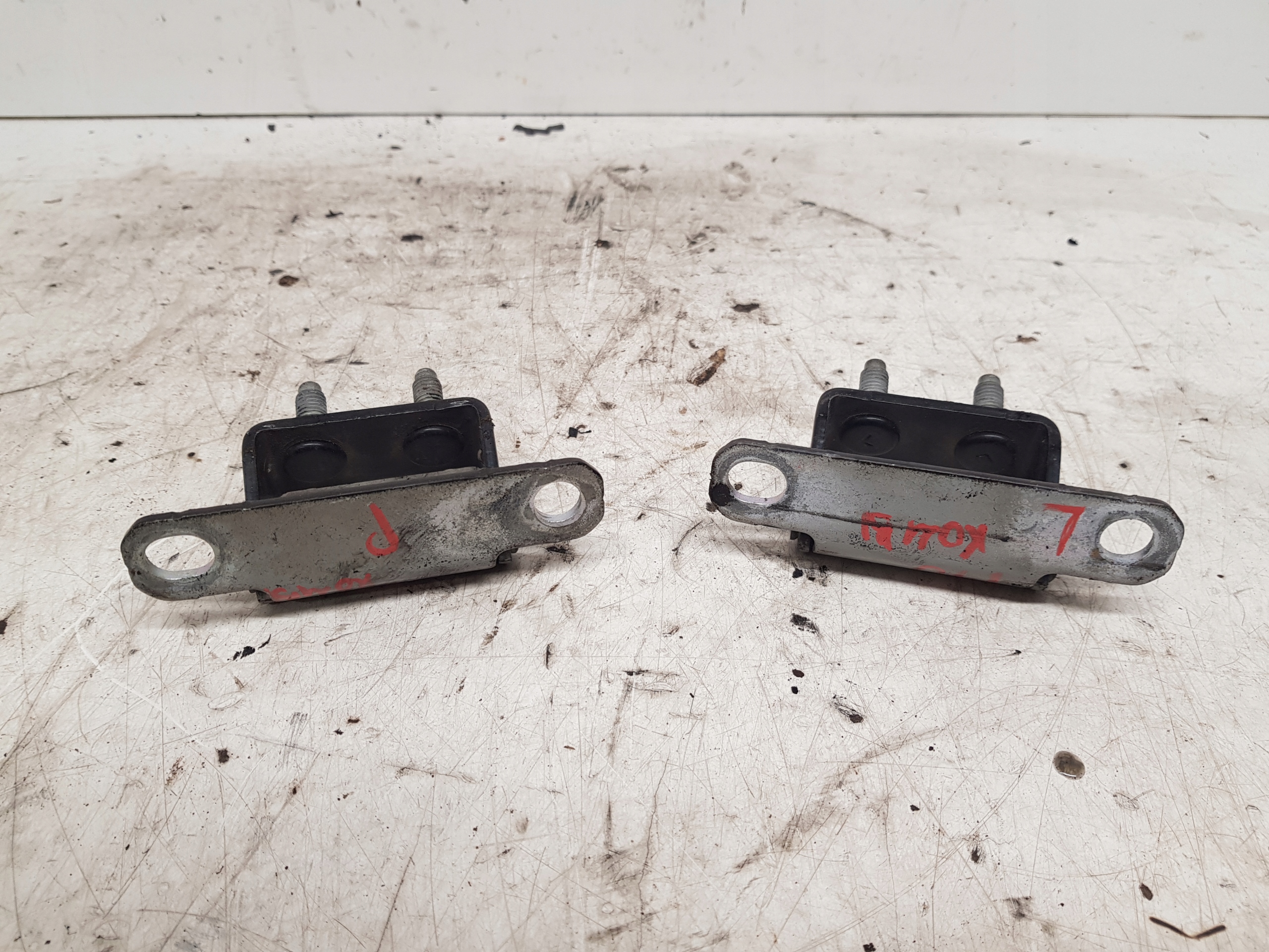 HYUNDAI I40 KOMBI hinge hinges bonnet KOMPLET 2011
