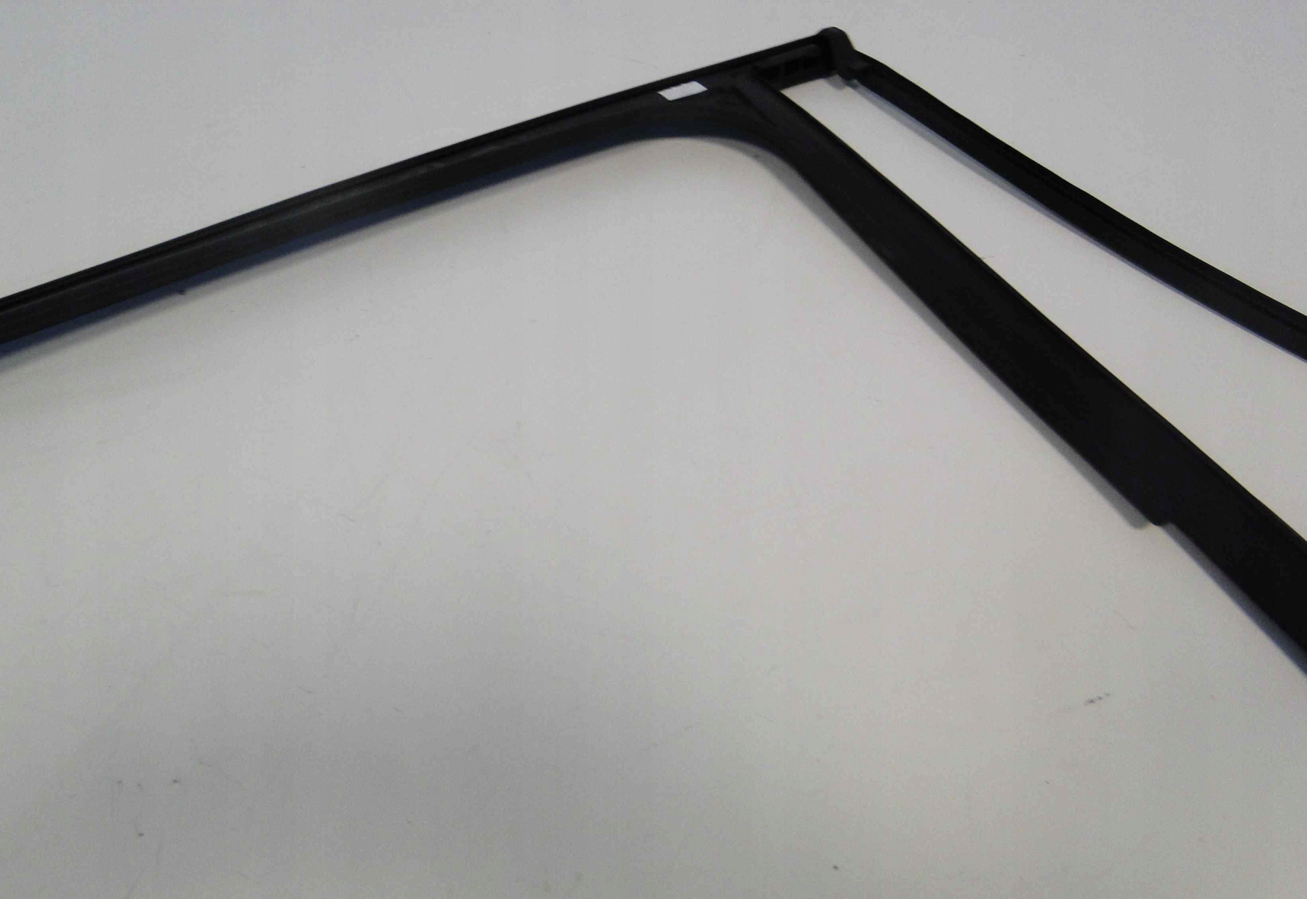 MERCEDES A KLASA W176 176 USZCZELKA SZYBY LEWY TYŁ Typ samochodu Samochody osobowe