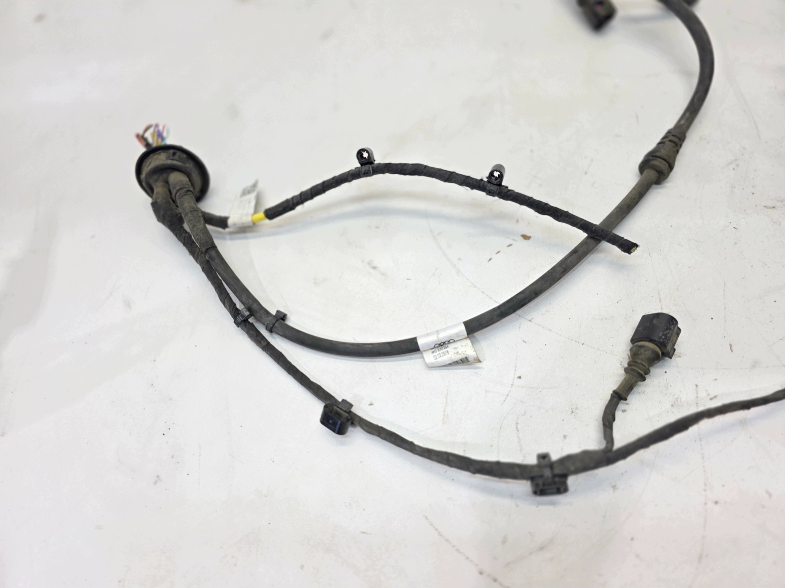 bundle of a caliper right rear part AUDI A6 C8 4K0972254 4K0616716F original