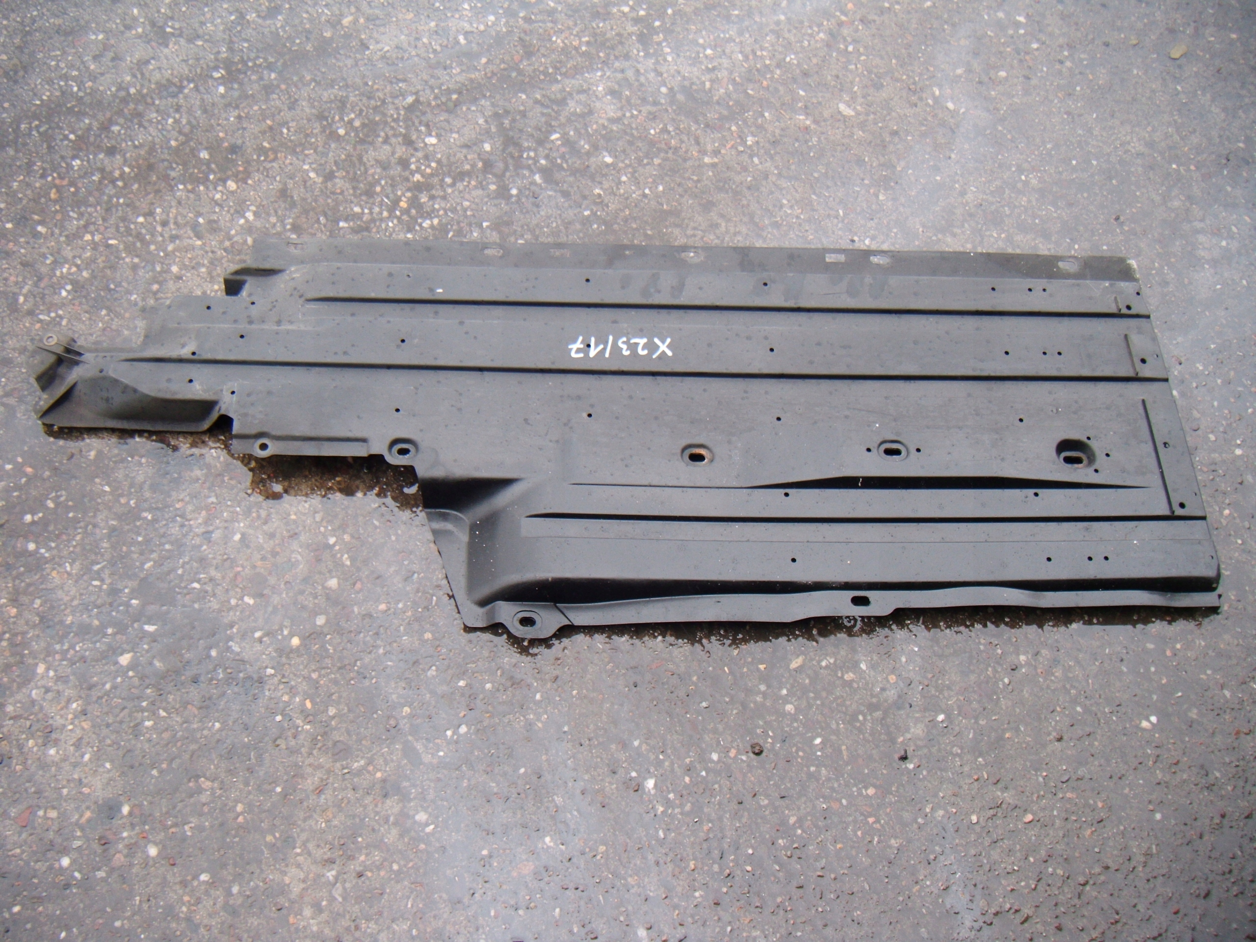 SUBARU XV OSŁONA PODWOZIA LEWA 56411AJ011