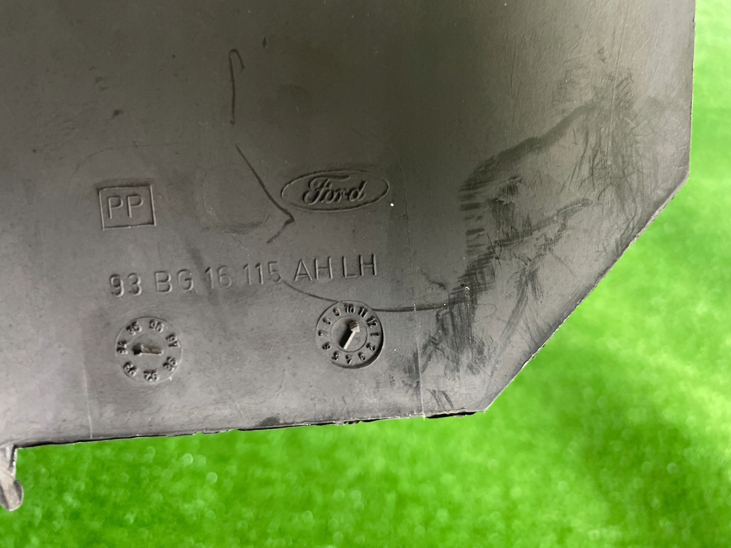 Ford Mondeo mudguard left 93BG16115AH