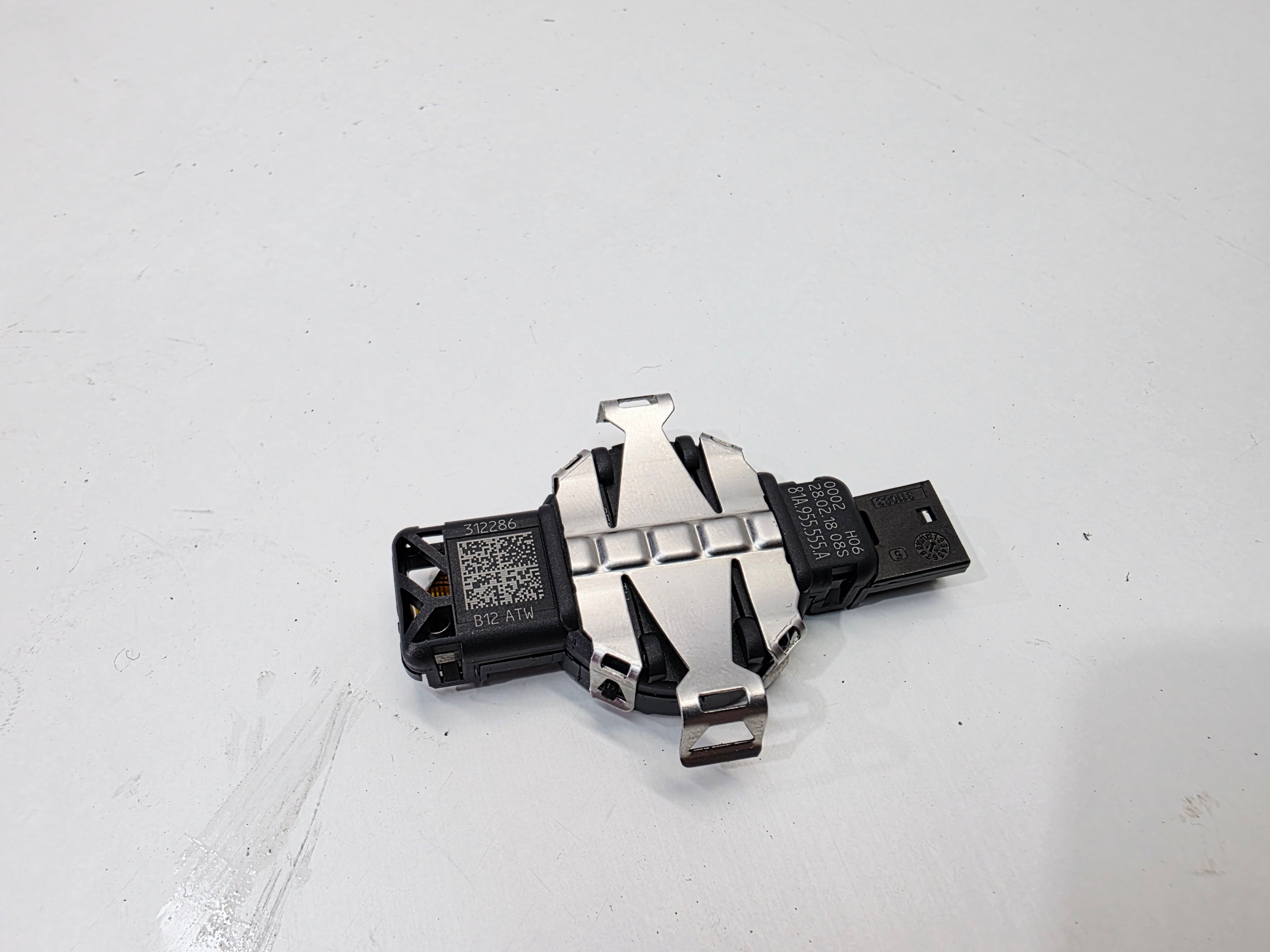 Sensor SENSOR Regen AUDI A4 B9 A5 Q5 FY 81A955555A