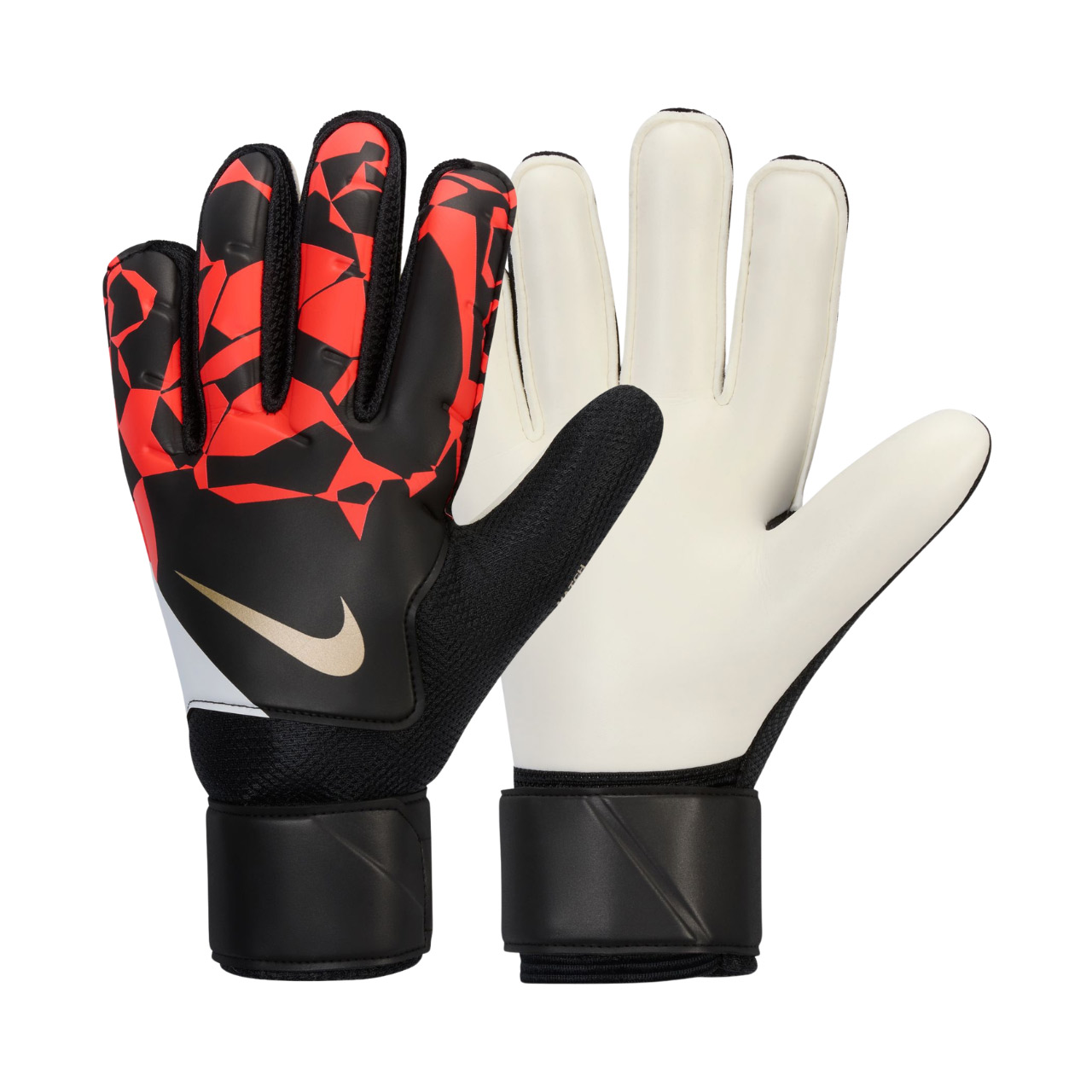 Rękawice bramkarskie Nike Match Goalkeeper czarno-czerwone HQ0257 011 8