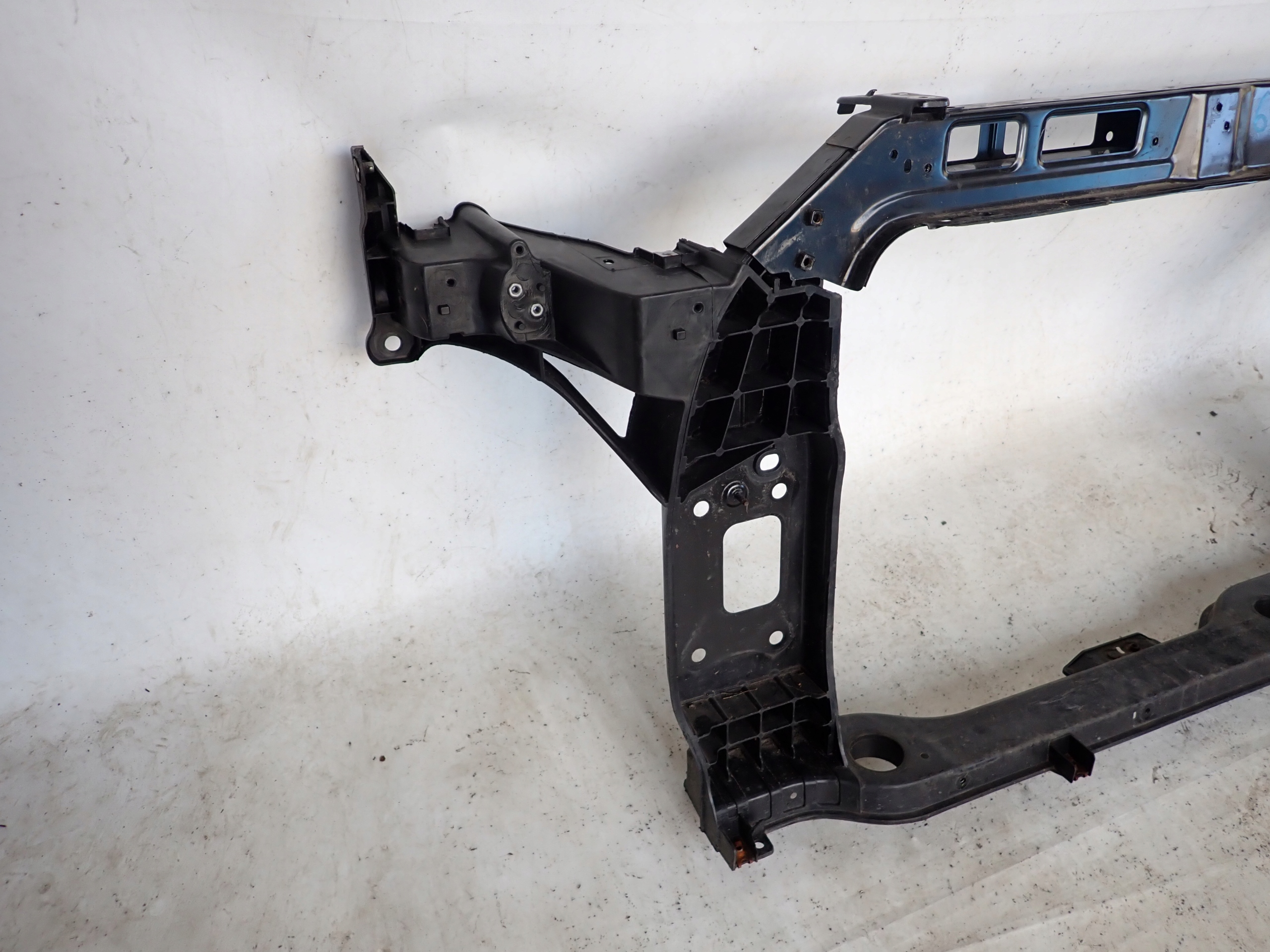 KIA SPORTAGE IV 15- support panel for radiators pillar 64101-F1000