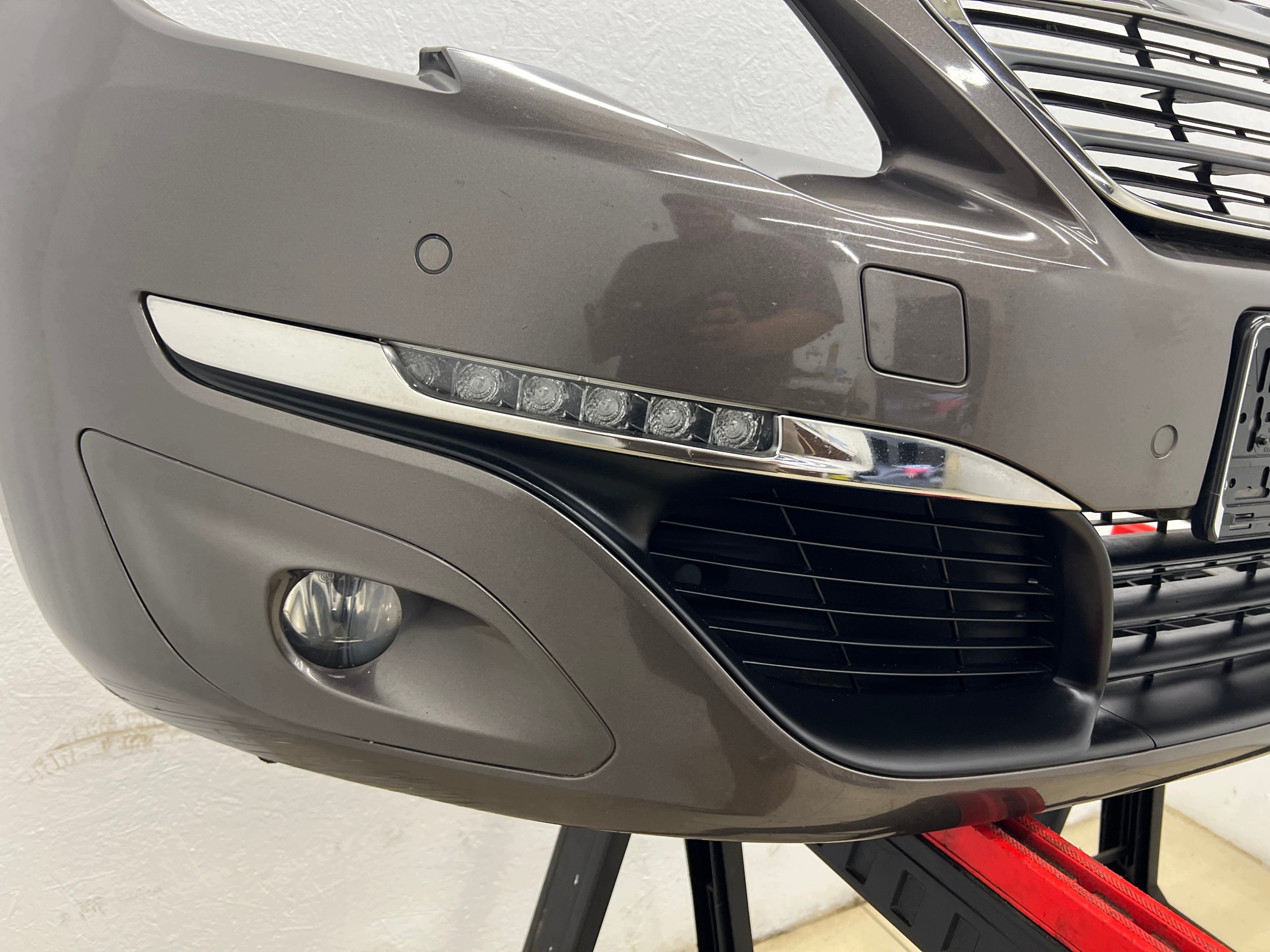 PEUGEOT 308 II T9 bumper front complete 4XPDC LED W colour KKSD