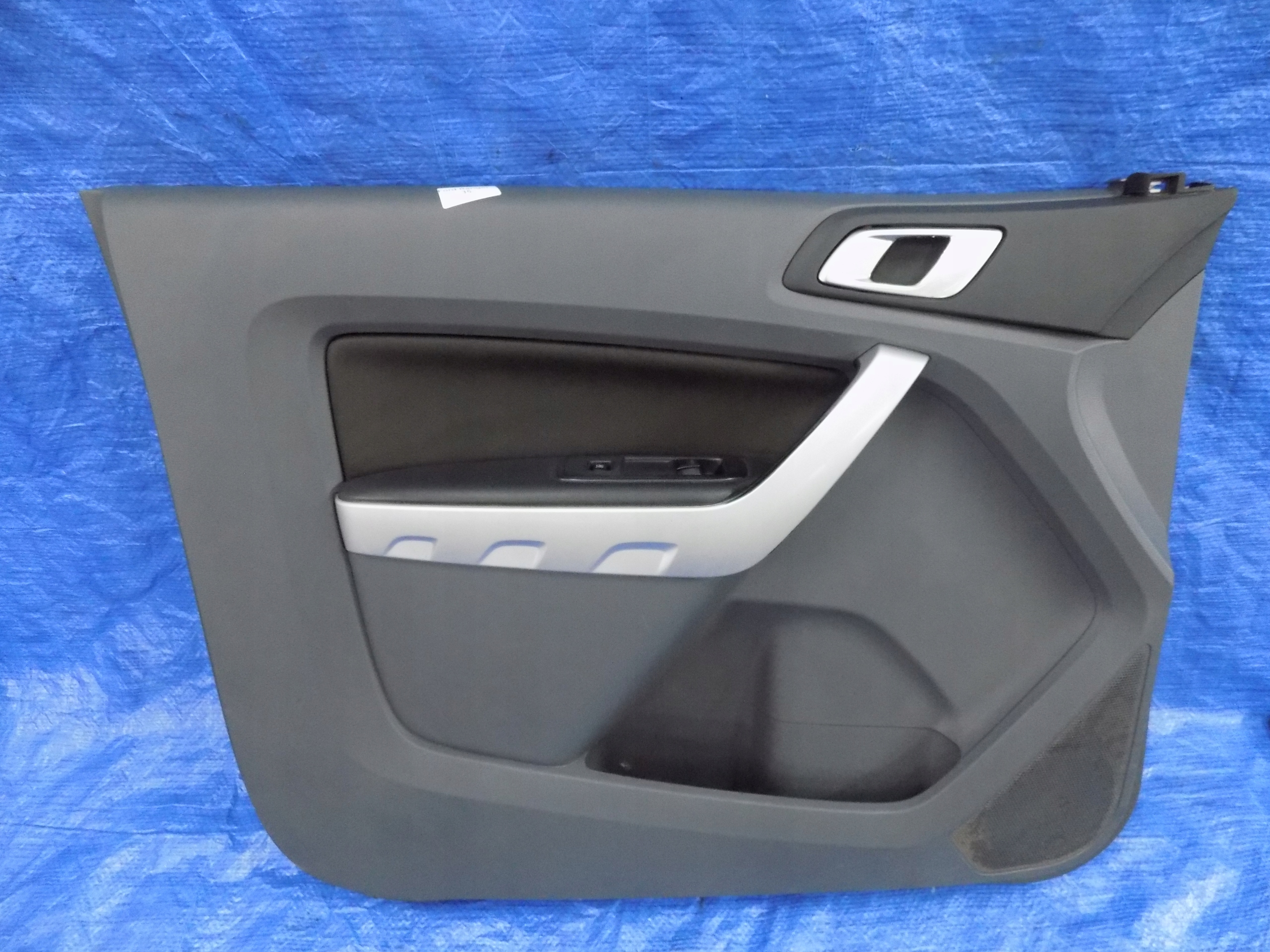 BOCZEK DRZWI LEWY PRZÓD TAPICERKA RANGER III 12-