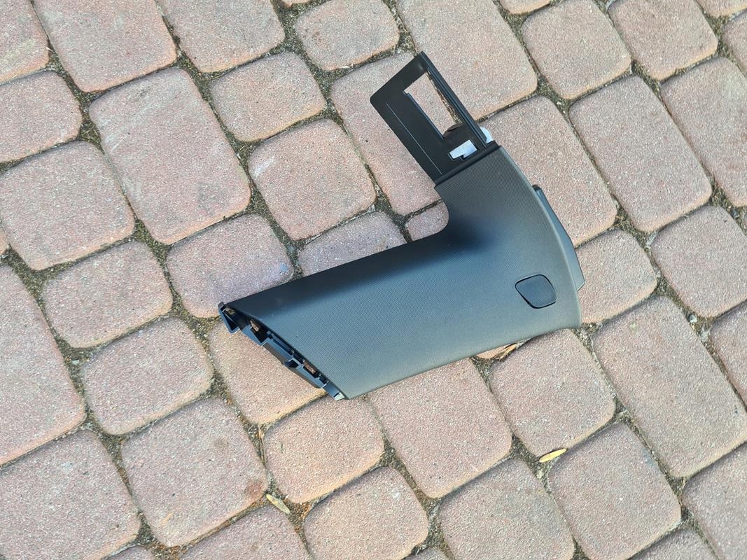 plastic pillar boot Opel Insignia B 39157354