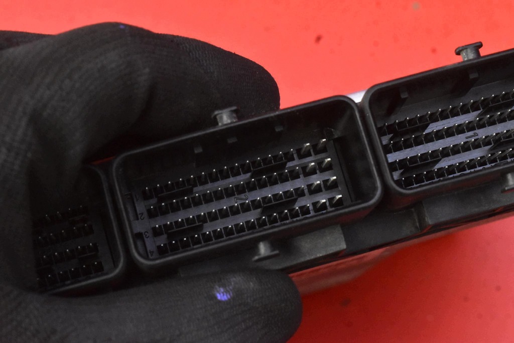 control unit computer of the engine 237106319R RENAULT CLIO 4 IV 1.5 DCI 75 KM 12-20