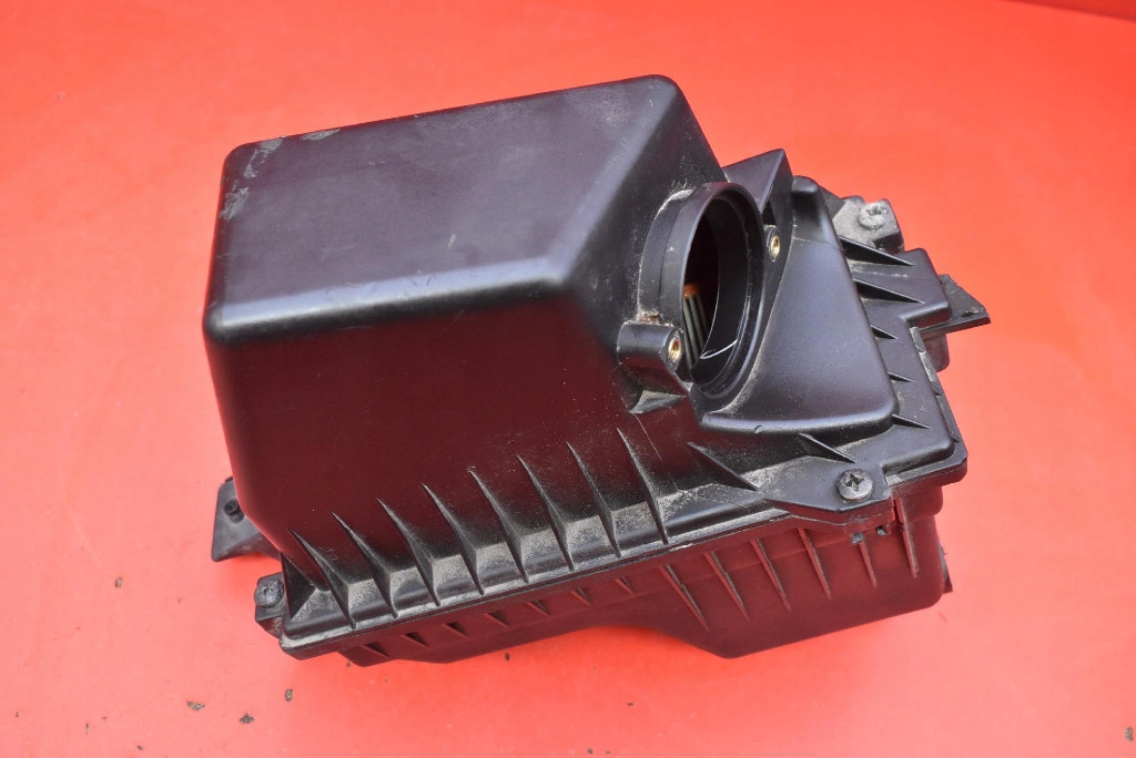 Gehäuse filter luft SUZUKI SWIFT 4 IV MK6 1.3 DDIS 75 KM 04-10