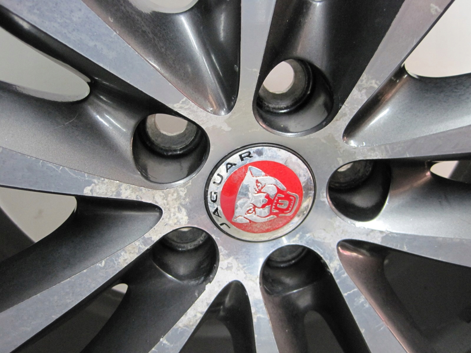 wheels discs tyres JAGUAR F PACE R20 2MM