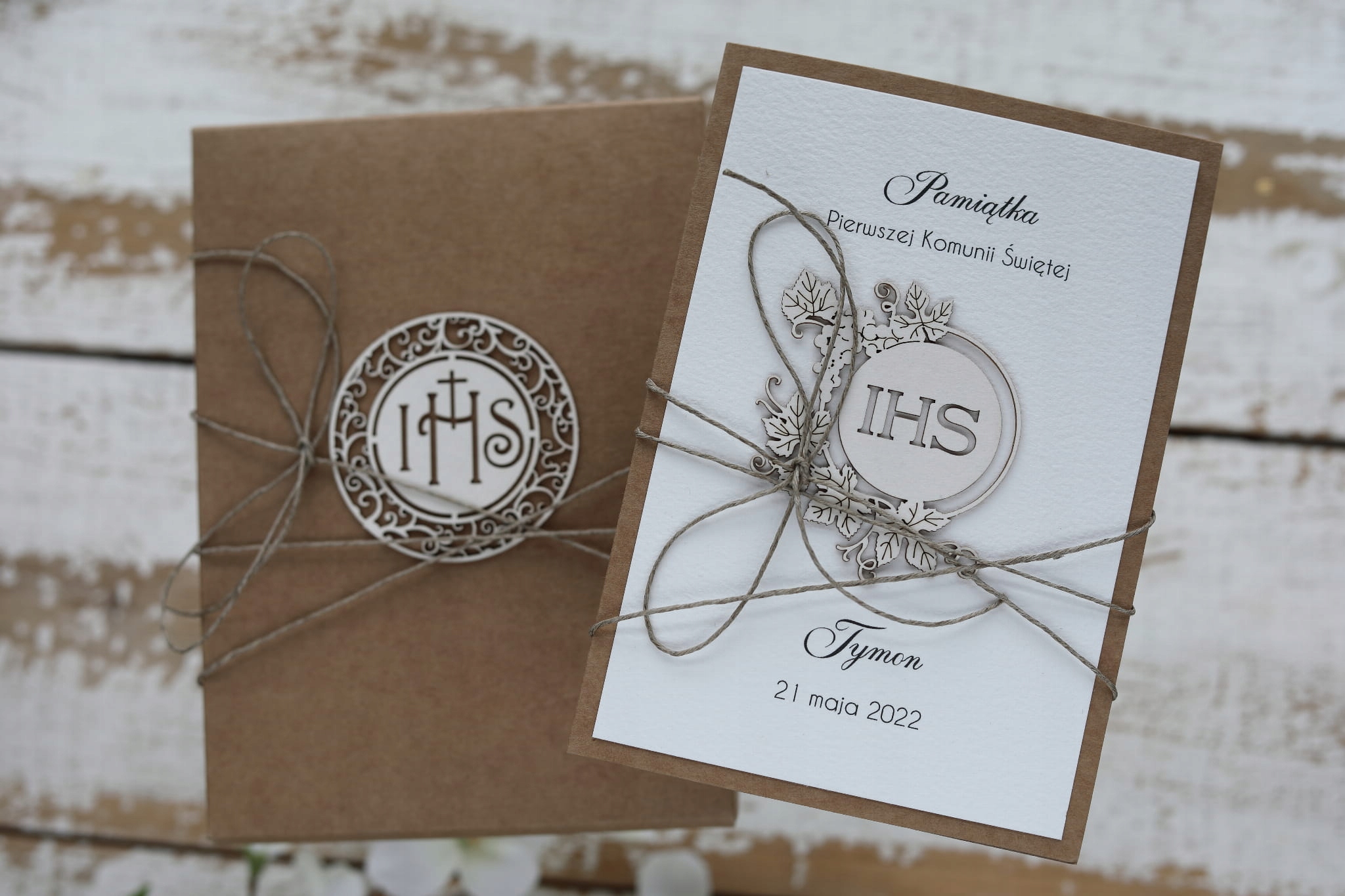 Ručně vyrobená pohlednice na svaté přijímání s personalizací Hostia 2